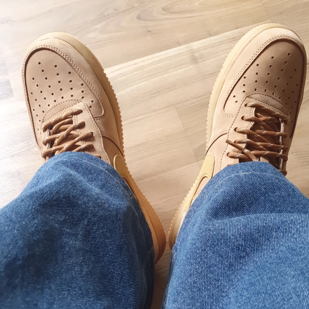 Nike Air Force 1 '07 WB Flax 착용 스타일