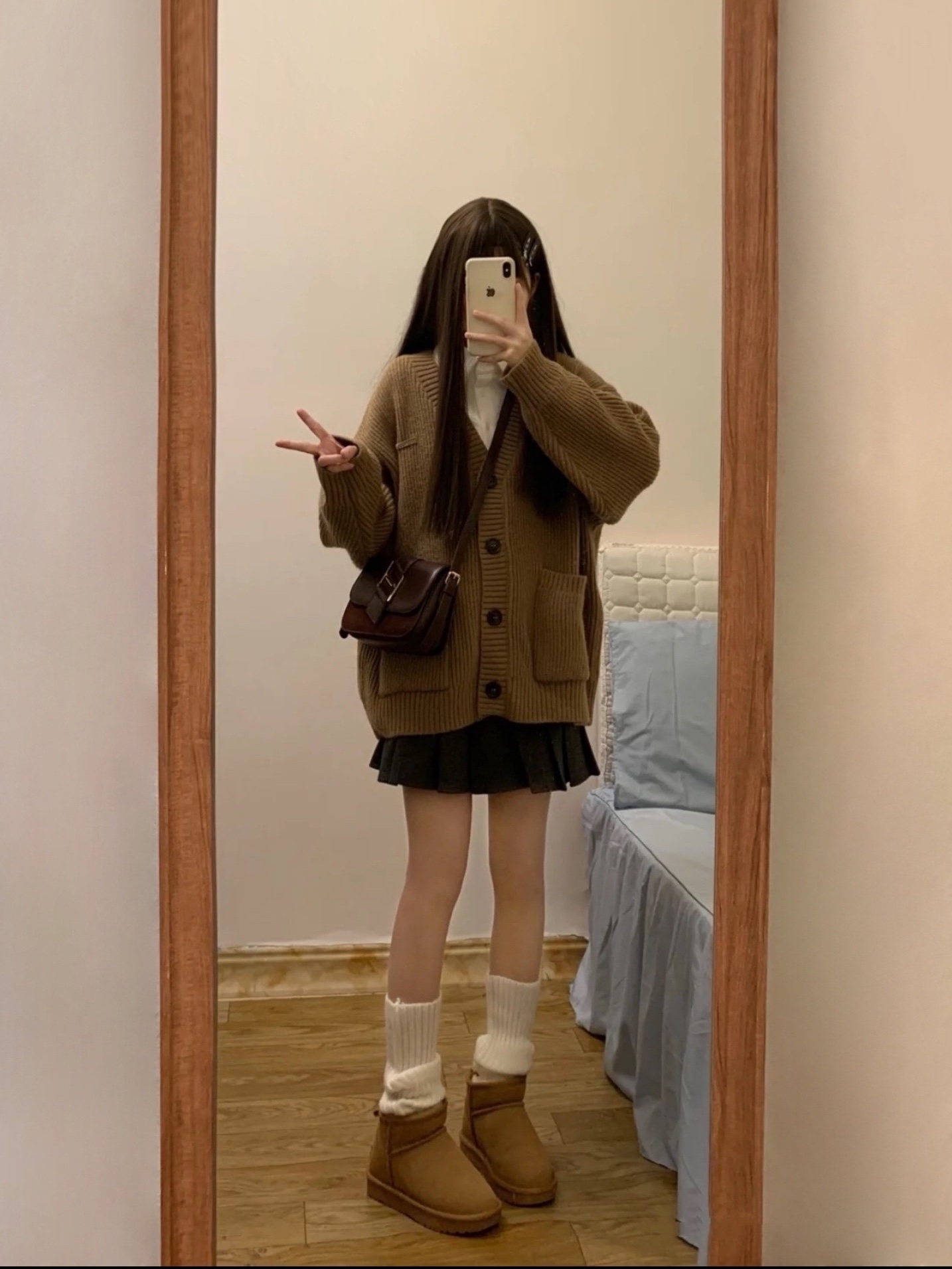 (W) UGG Classic Mini II Boots Chestnut 착용 스타일 - 2