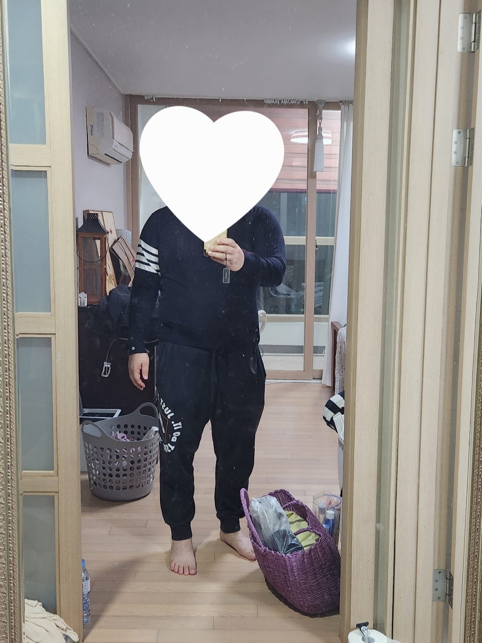 Thom Browne Fine Merino Wool Stitch 4-Bar Classic Crewneck Pullover Knit Navy 착용 스타일 - 1