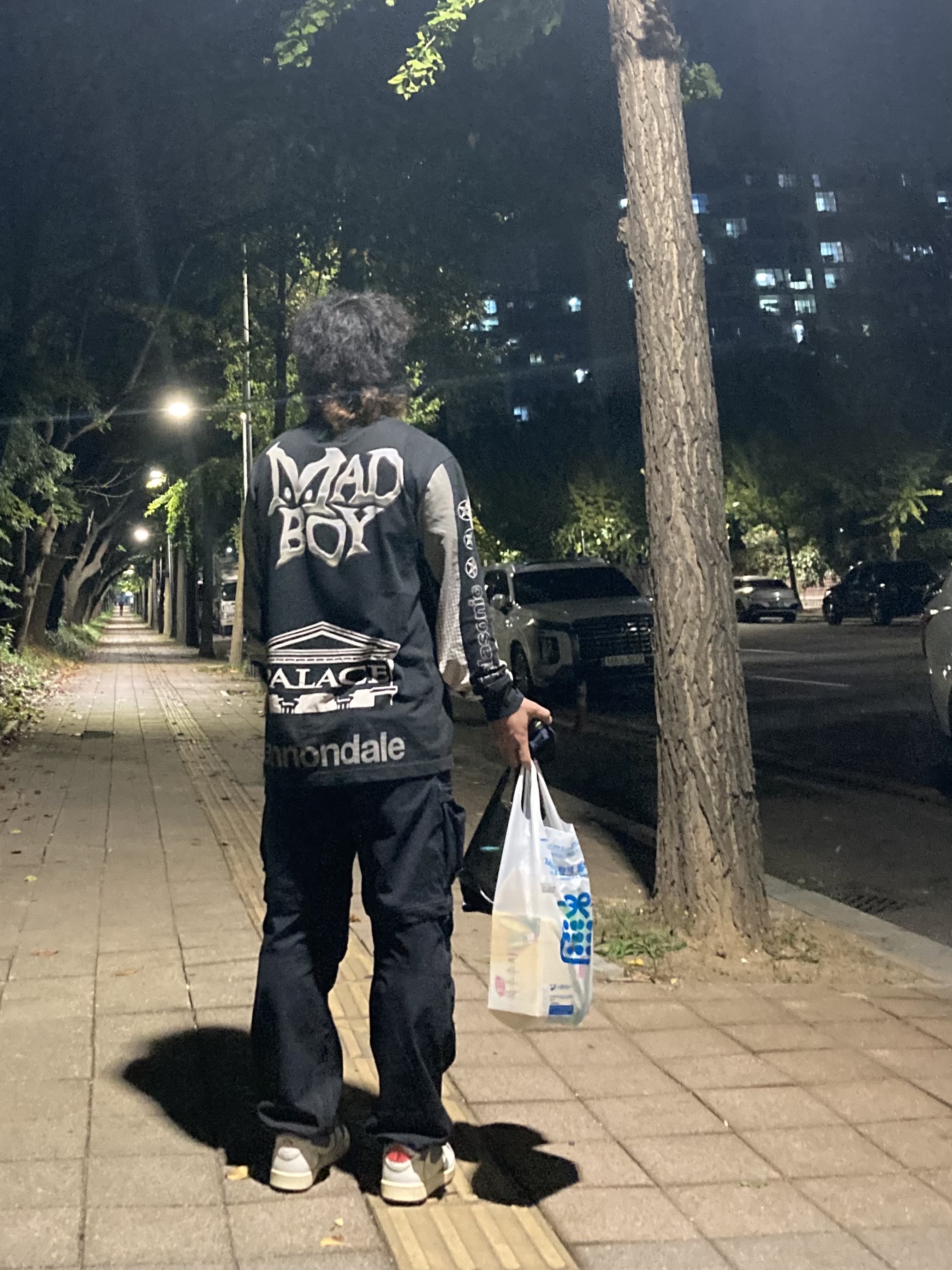 Palace x Cannondale Mad Boy Long Sleeve Black - 21FW, Jordan 1 x Travis Scott Retro Low OG SP Sail and Ridgerock 착용 스타일