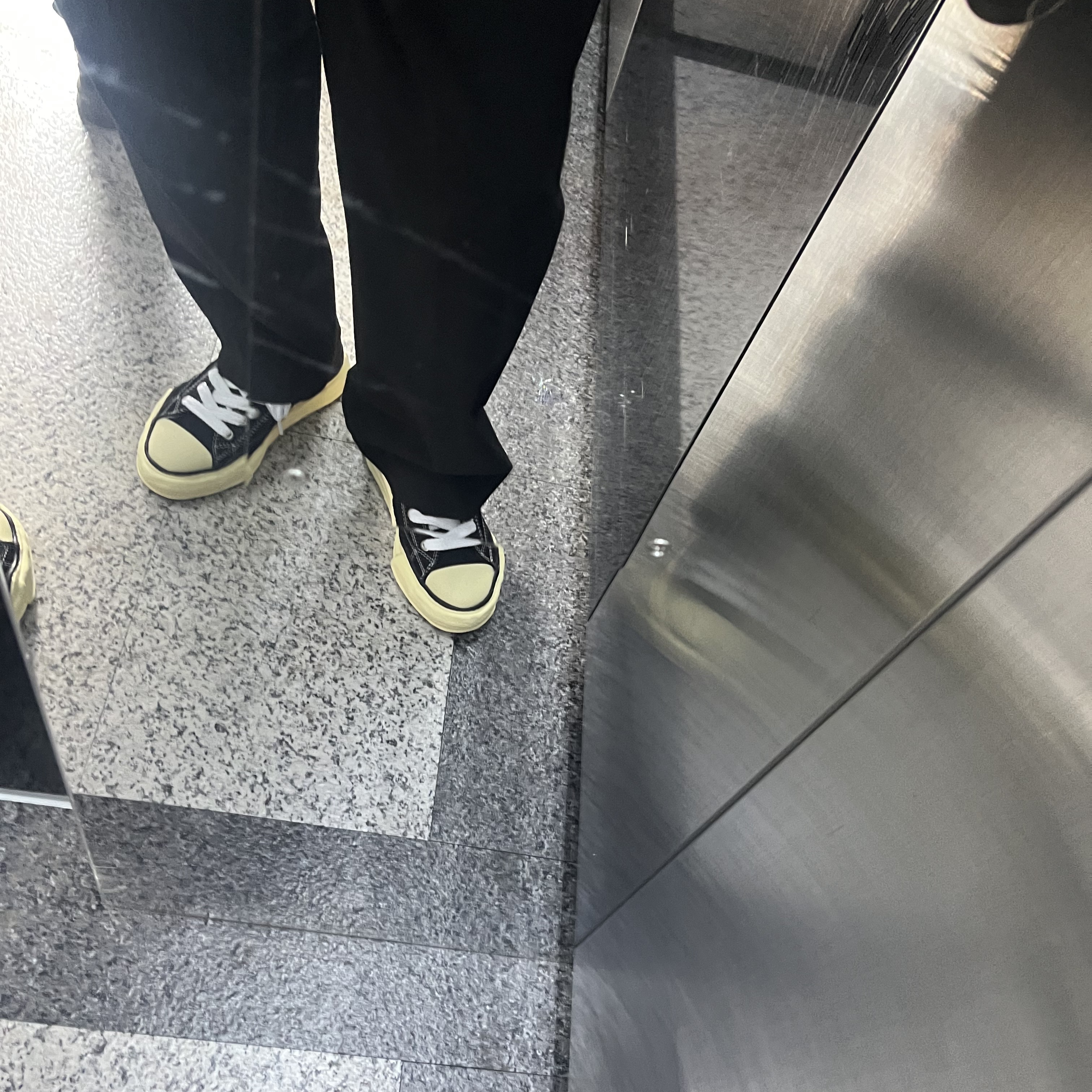 Maison Mihara Yasuhiro Peterson VL OG Sole Canvas Low-top Sneakers Black 착용 스타일