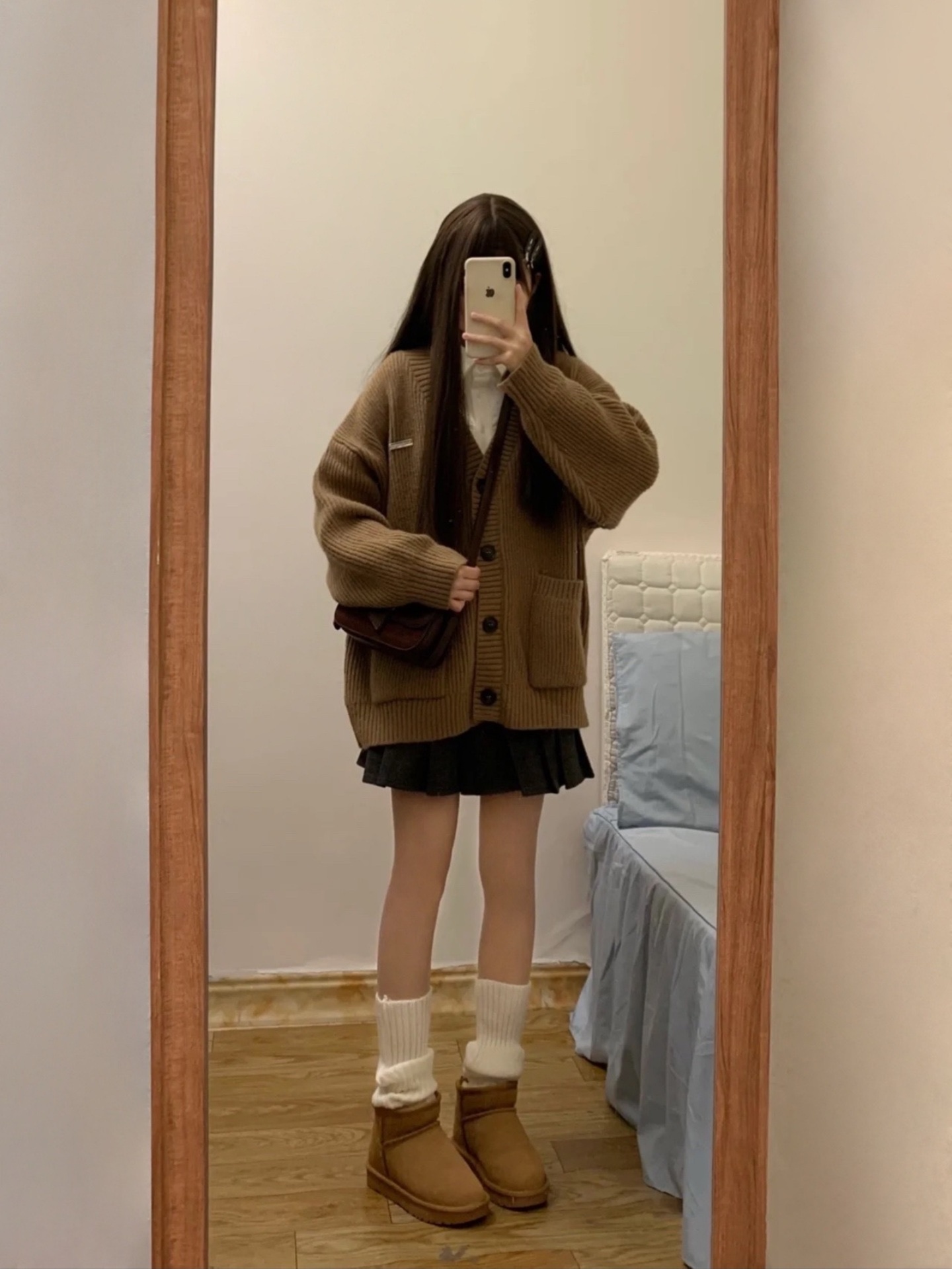 (W) UGG Classic Mini II Boots Chestnut 착용 스타일 - 3