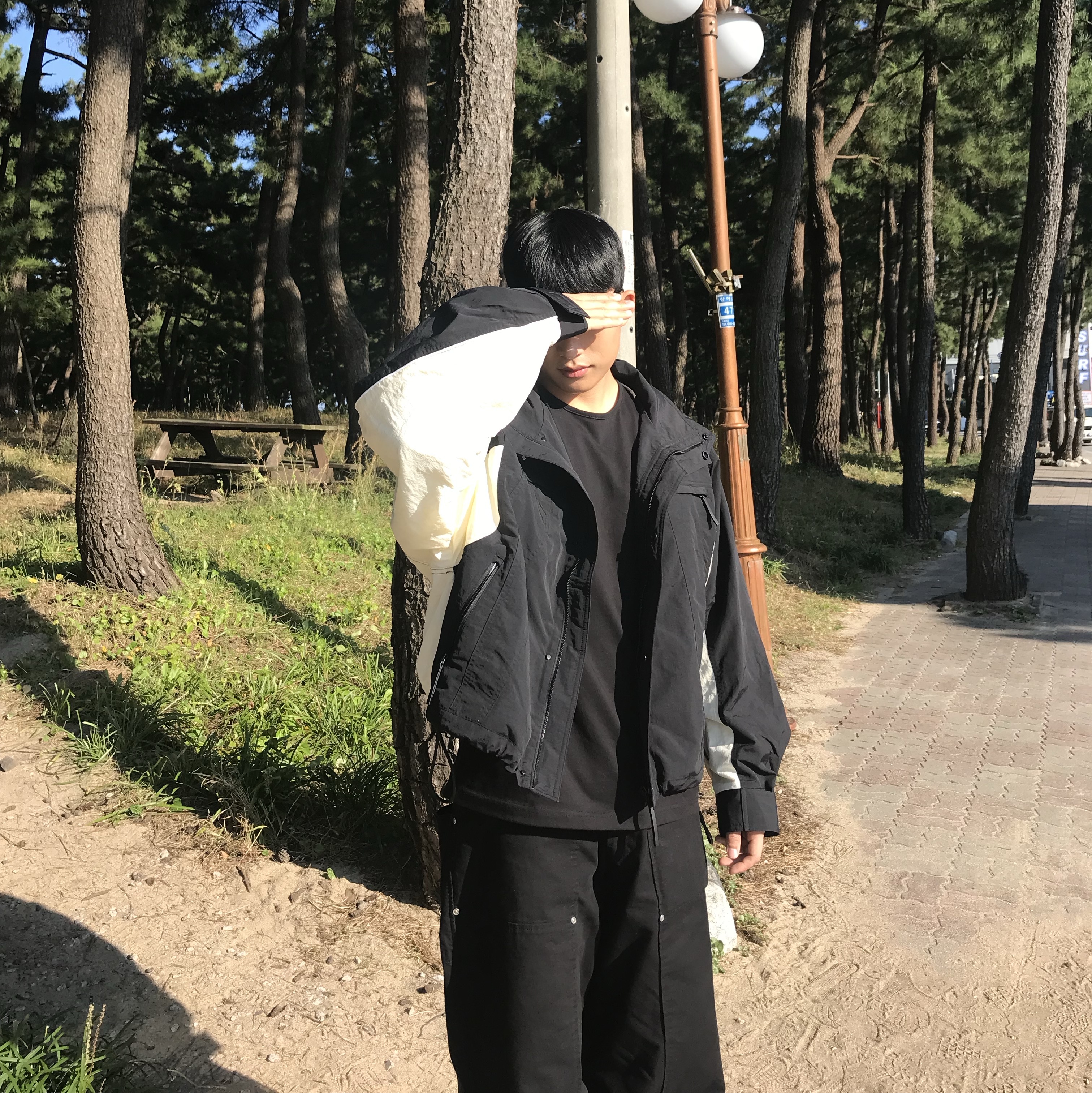 (W) Jordan 1 x Travis Scott Retro Low OG SP Medium Olive, Etce Gardner Pants Black 착용 스타일 - 2