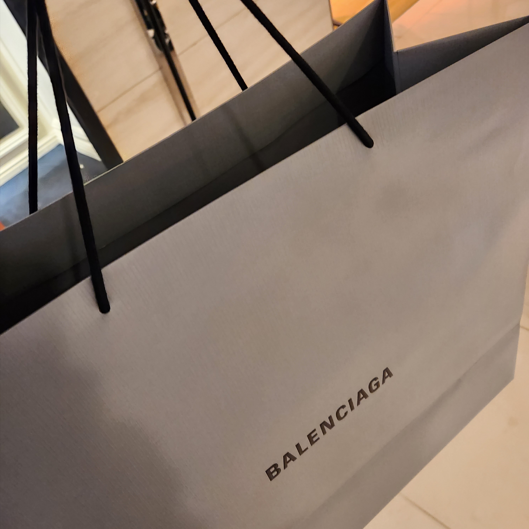 Balenciaga 3XL Sneakers Beige 착용 스타일 - 2