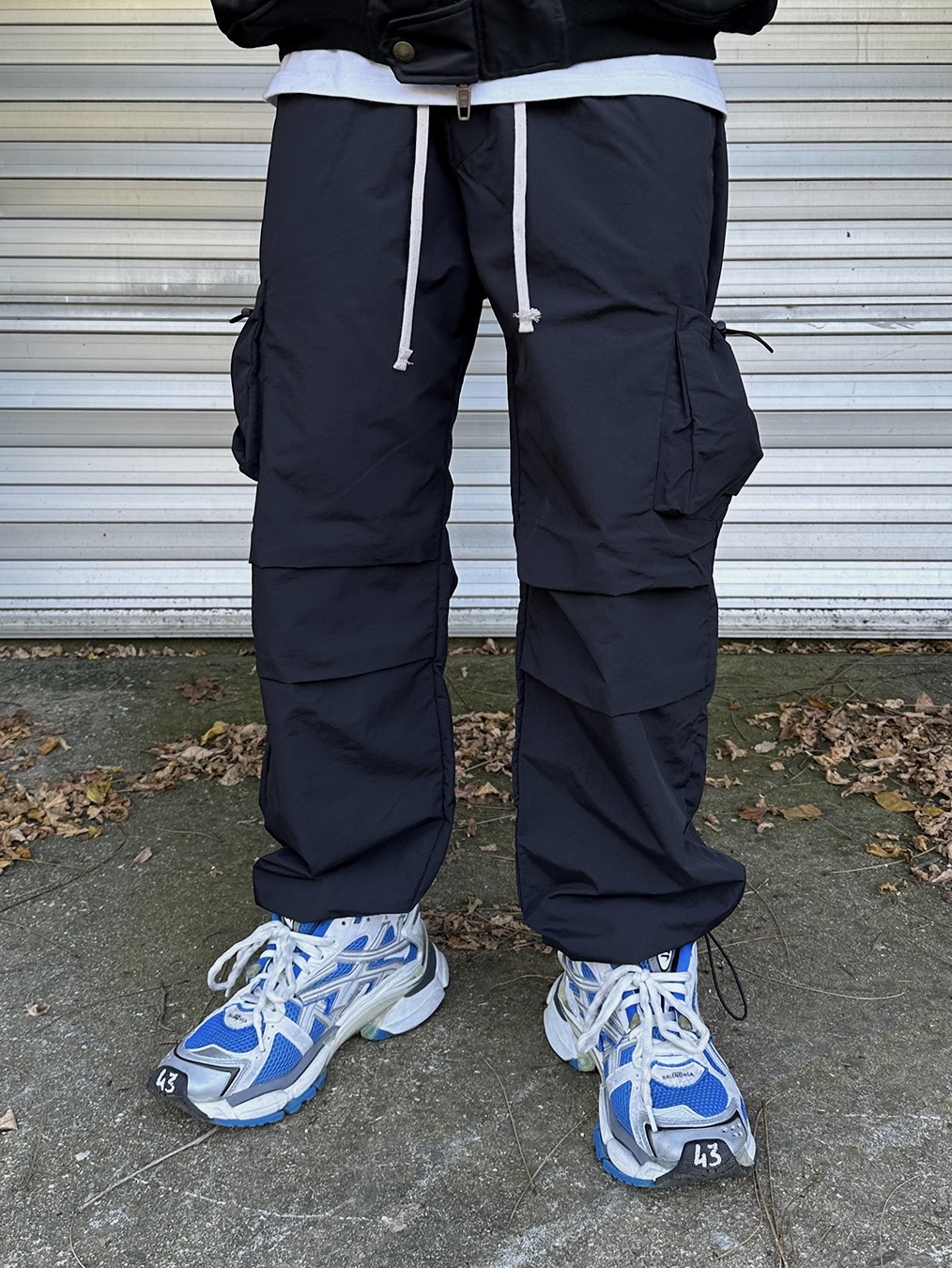 (W) Balenciaga Runner Sneakers Blue White, Balenciaga Runner Sneakers Blue White 착용 스타일 - 2