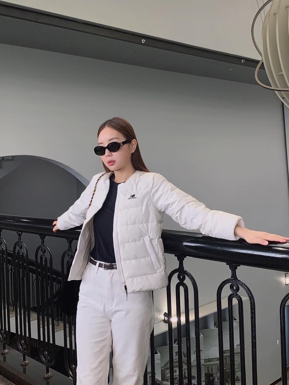 Chanel Sunglasses Acetate & Black Gold Frame Grey Lenses, Gentle Monster x CAI XU KUN 0003 01 Black 착용 스타일 - 2