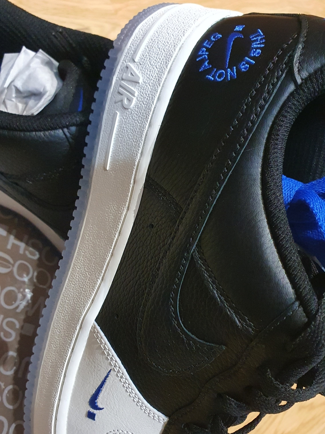 Nike Air Force 1 '07 Low White, Nike Air Force 1 '07 Low Triple Black 착용 스타일 - 3