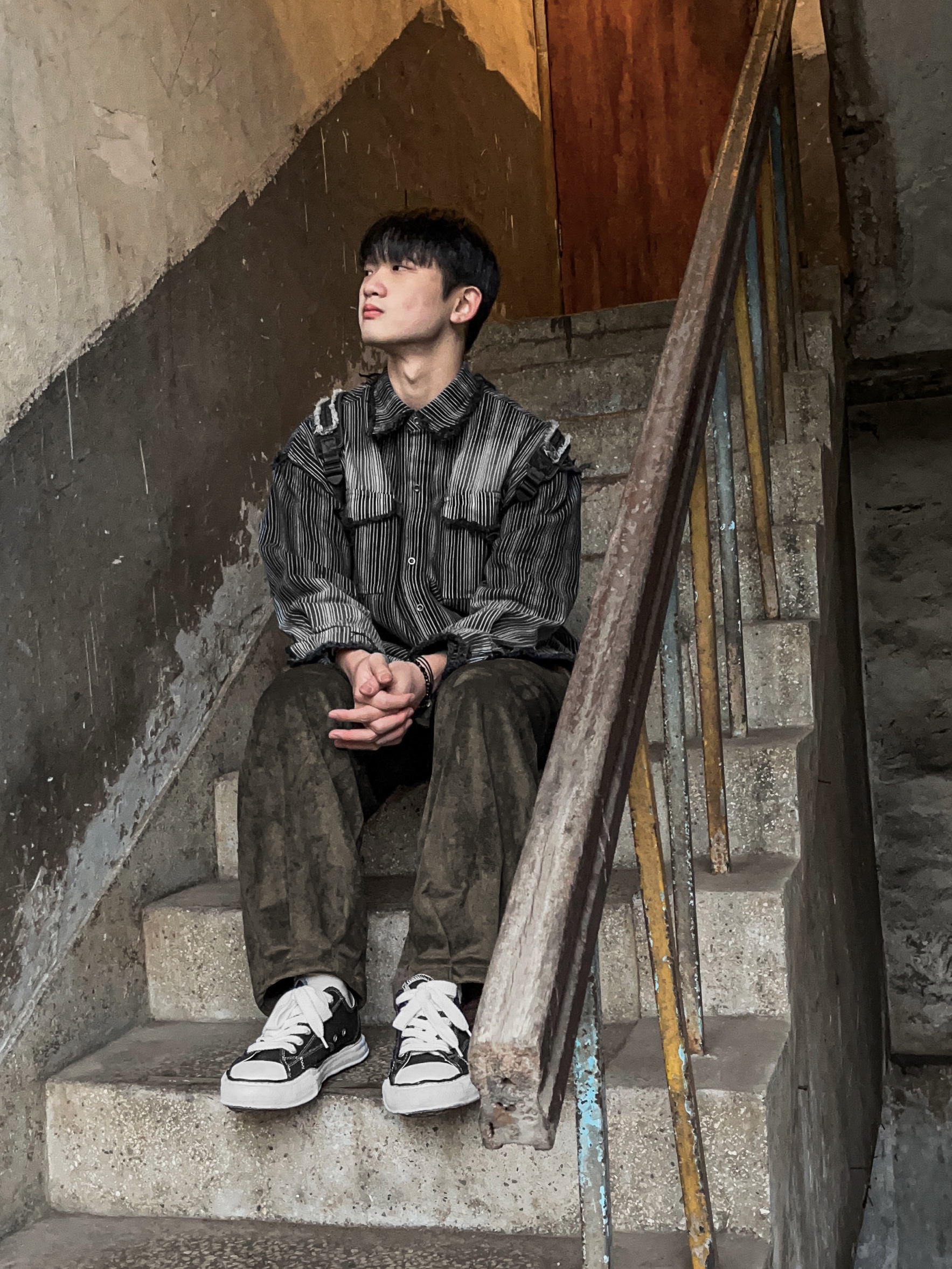 Maison Mihara Yasuhiro Peterson OG Sole Canvas Low Sneakers Black 착용 스타일 - 3