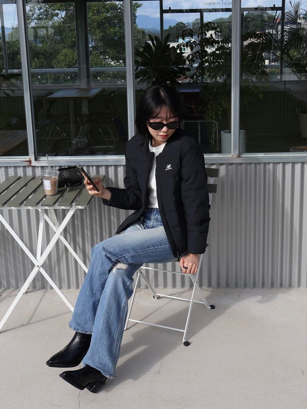 Chanel Sunglasses Acetate & Black Gold Frame Grey Lenses, Gentle Monster x CAI XU KUN 0003 01 Black 착용 스타일 - 3