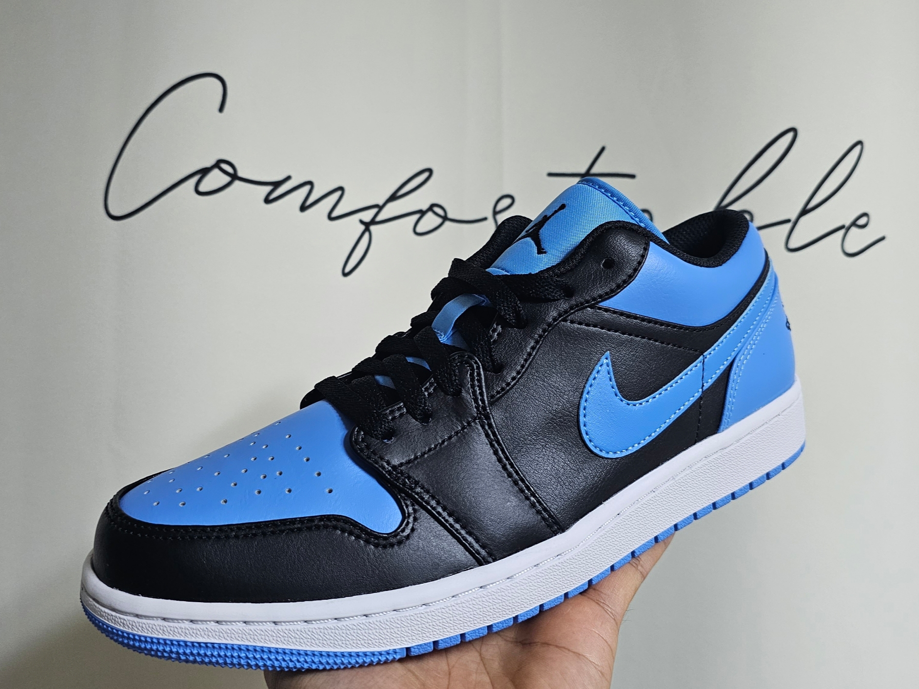 Jordan 1 Low Black University Blue 착용 스타일