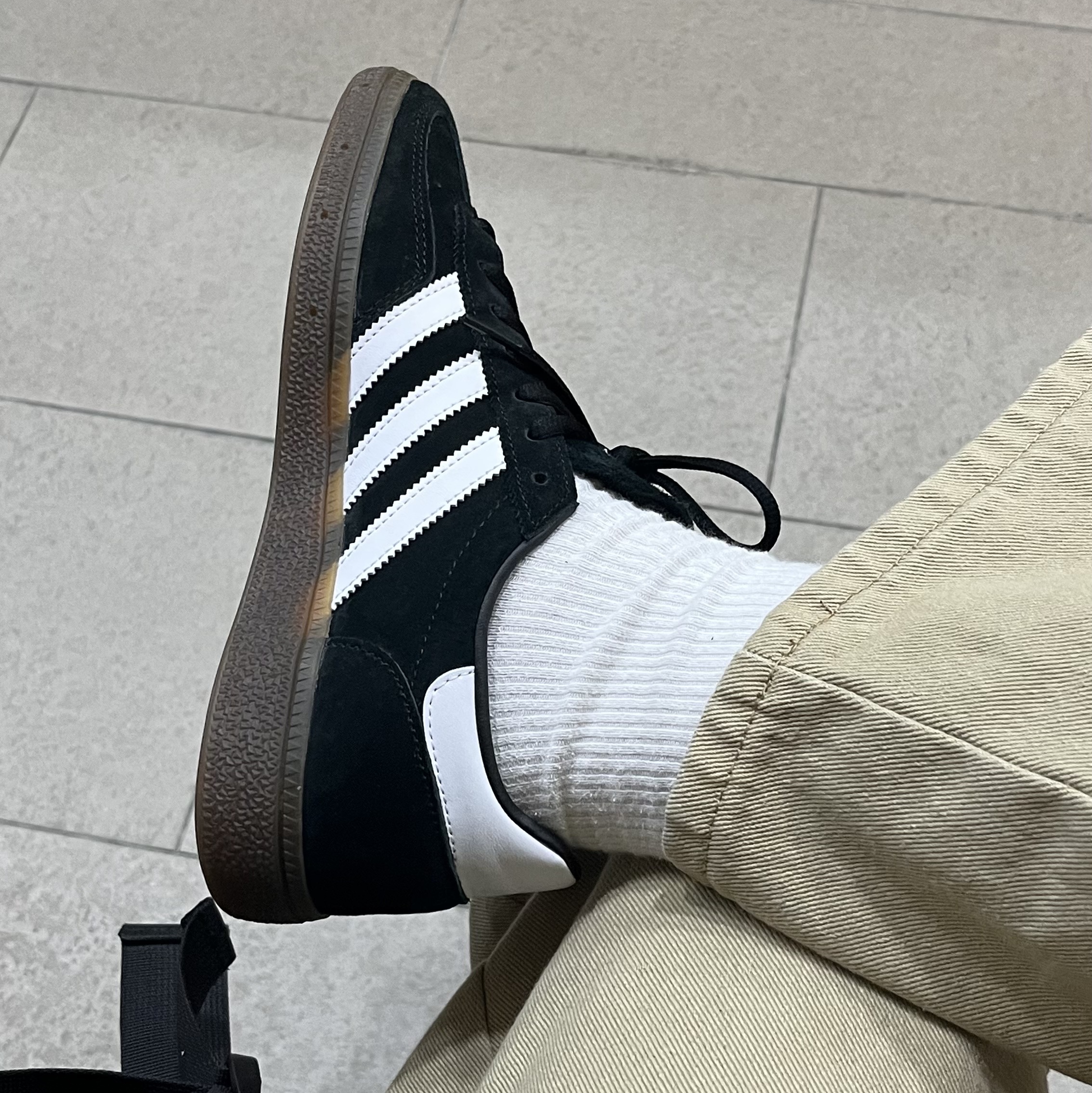 Adidas Spezial Handball Core Black 착용 스타일