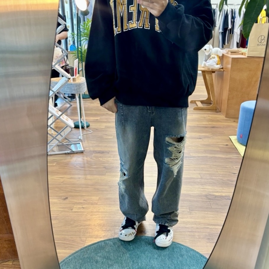 Supreme Inside Out Crewneck Black - 23FW 착용 스타일