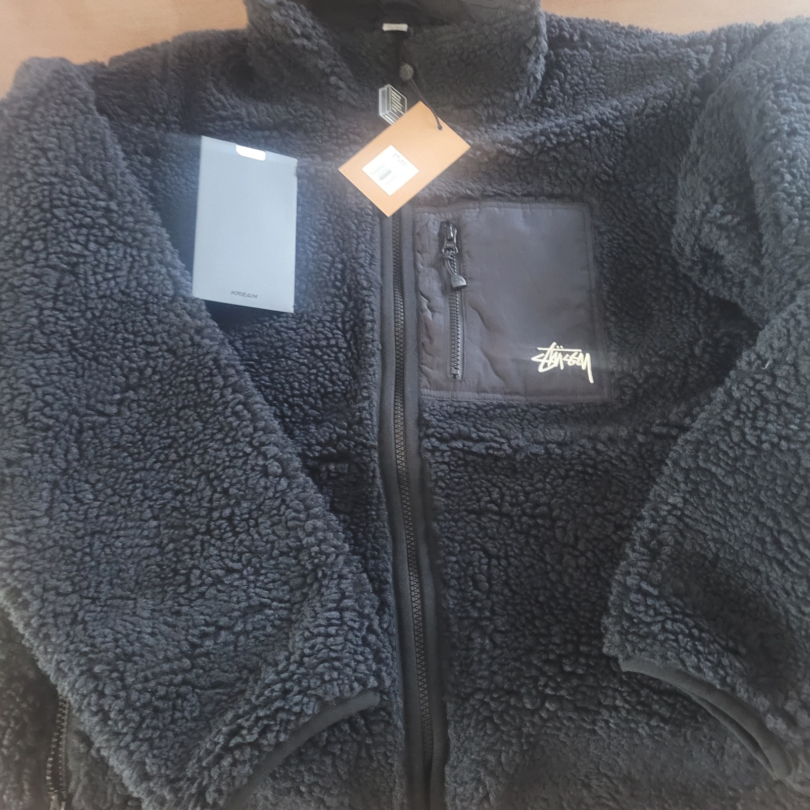 Stussy Sherpa Reversible Jacket Black 착용 스타일