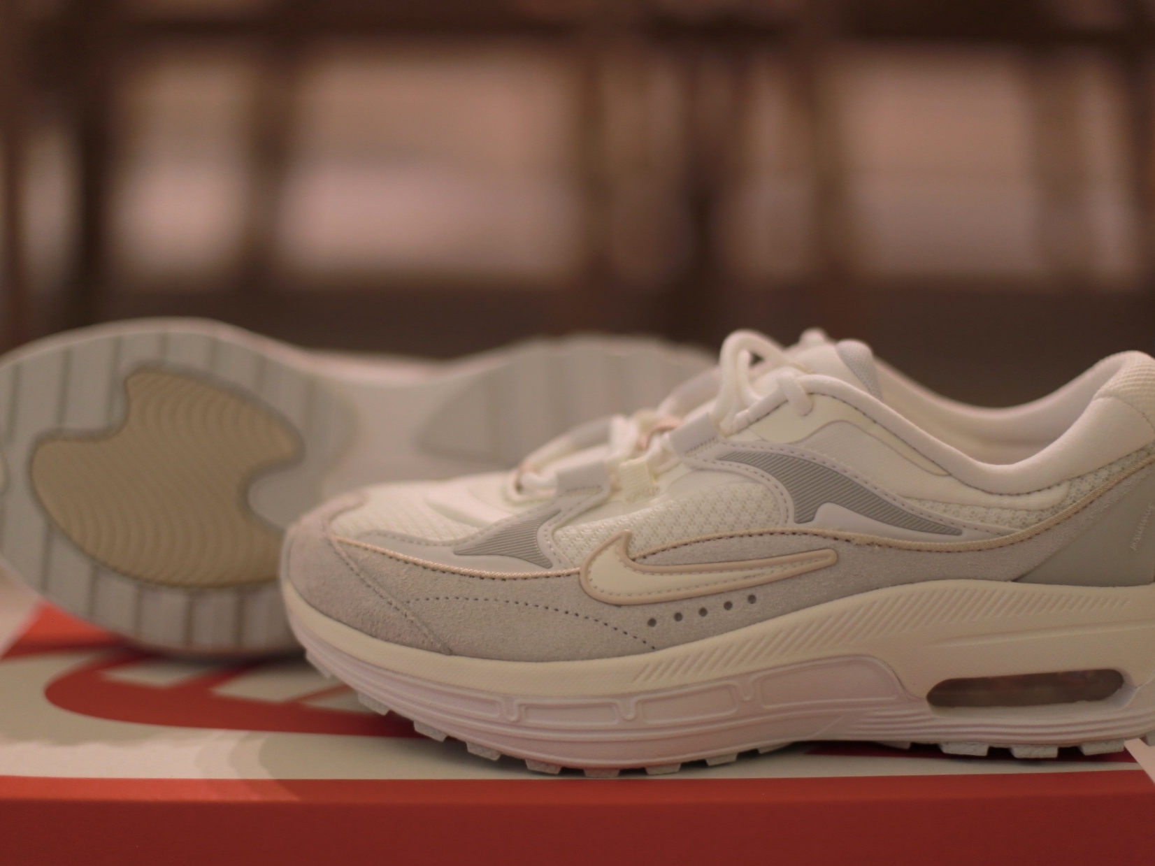 (W) Nike Air Max Bliss Phantom Summit White 착용 스타일 - 4