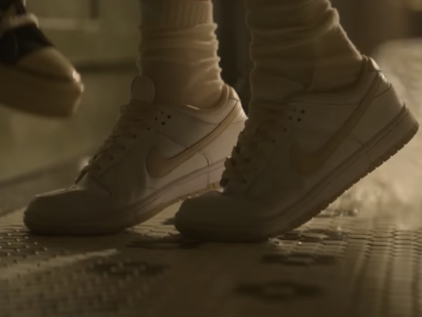 (W) Nike Dunk Low Pearl White 착용 스타일 - 1