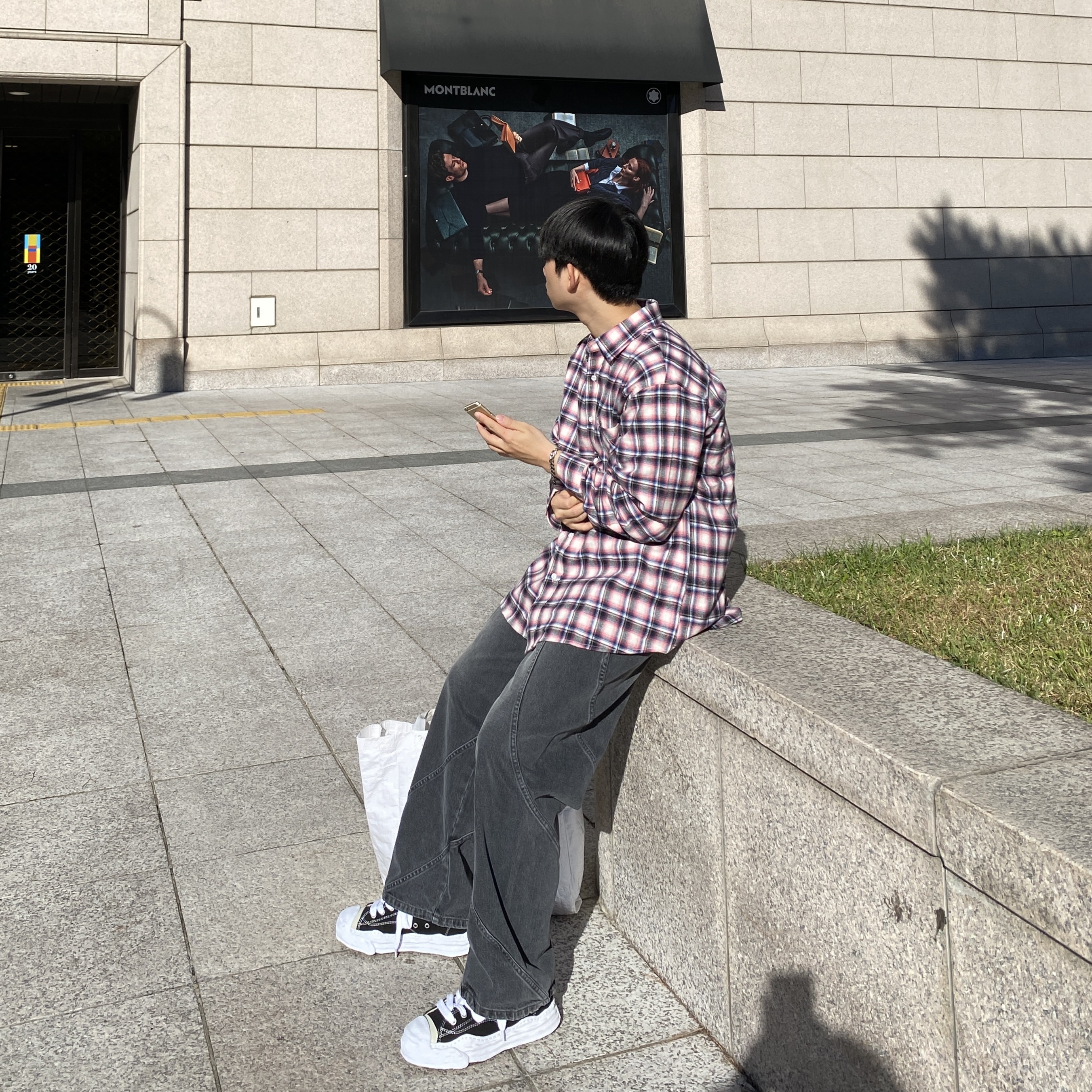 Maison Mihara Yasuhiro Hank OG Sole Canvas Low-top Sneakers Black, Maison Mihara Yasuhiro Blakey OG Sole Canvas Low-top Sneakers Black White 착용 스타일 - 2