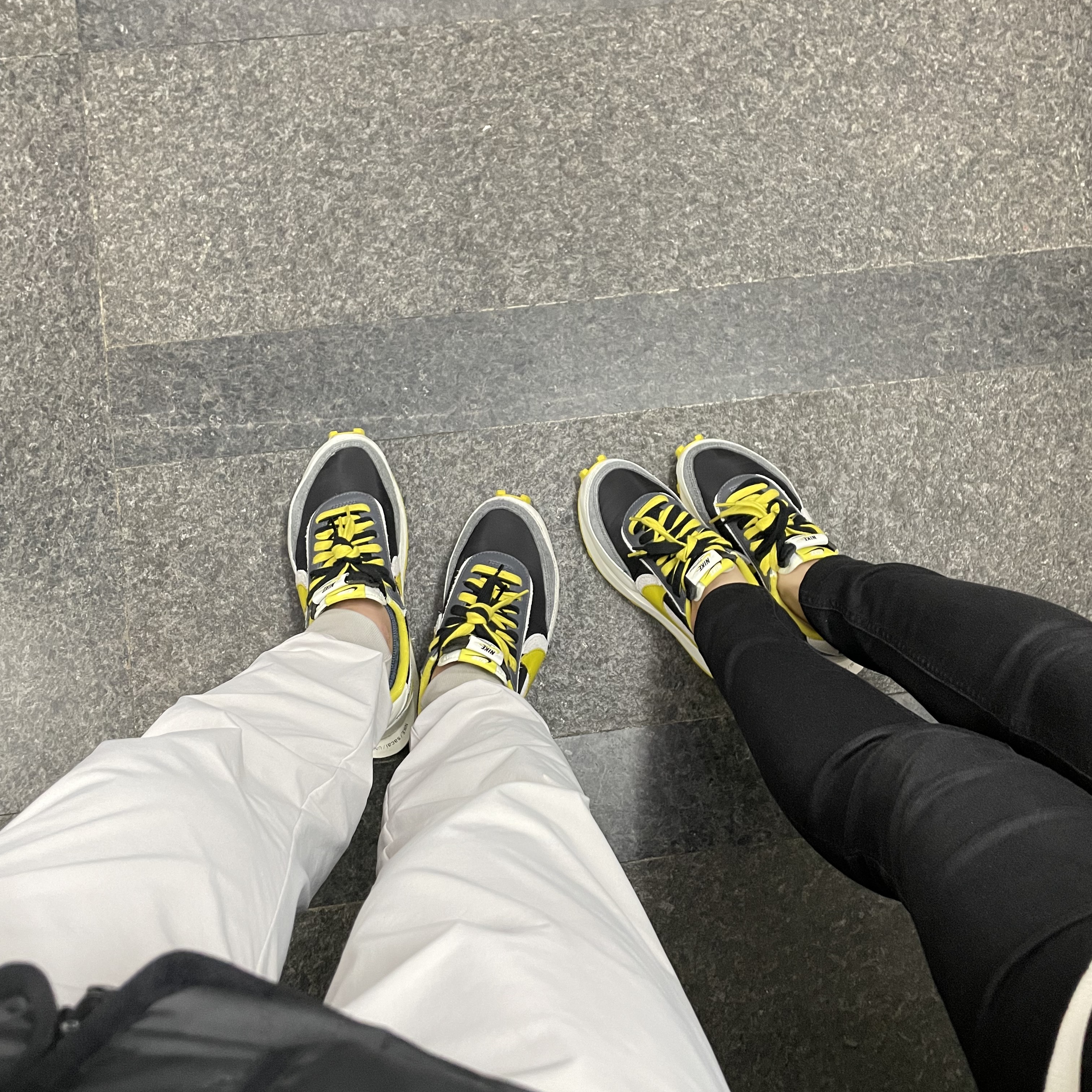 Nike x Sacai x Undercover LDWaffle Black Bright Citron 착용 스타일 - 2