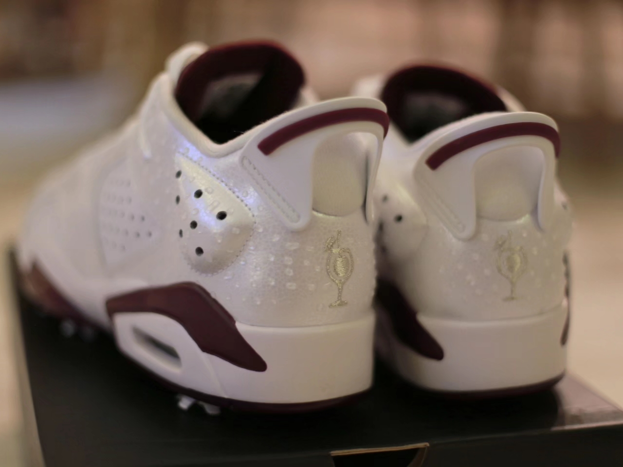 Jordan 6 Retro Low Golf White and Bordeaux 착용 스타일 - 3