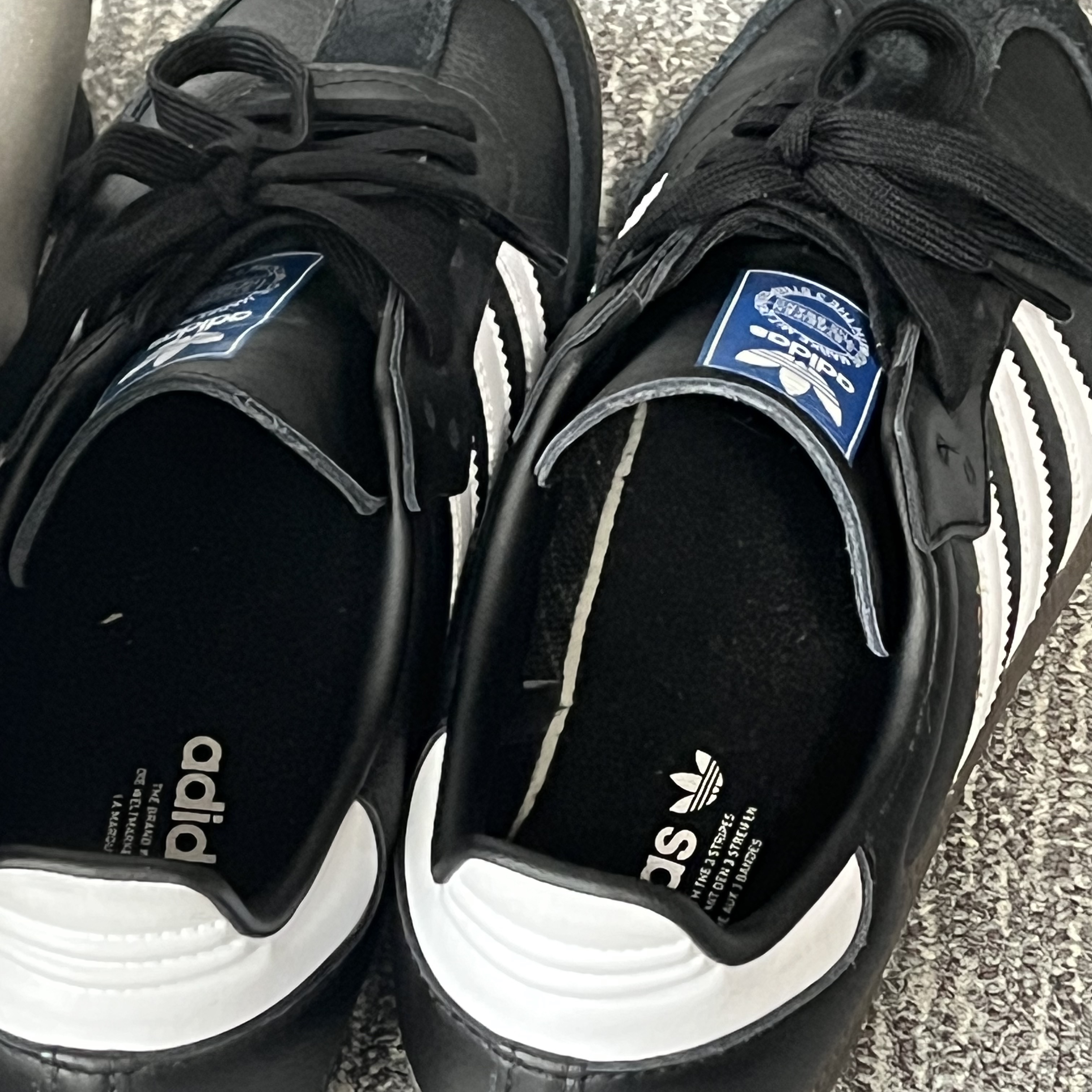 Adidas Samba OG Black White Gum 착용 스타일