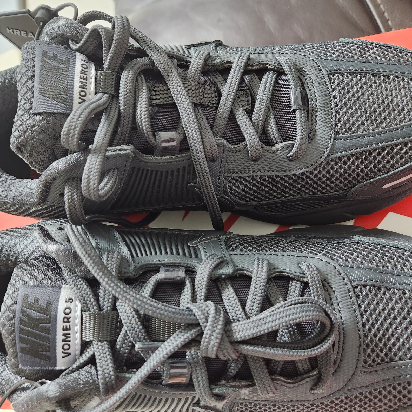 Nike Zoom Vomero 5 SP Anthracite 2023 착용 스타일 - 2