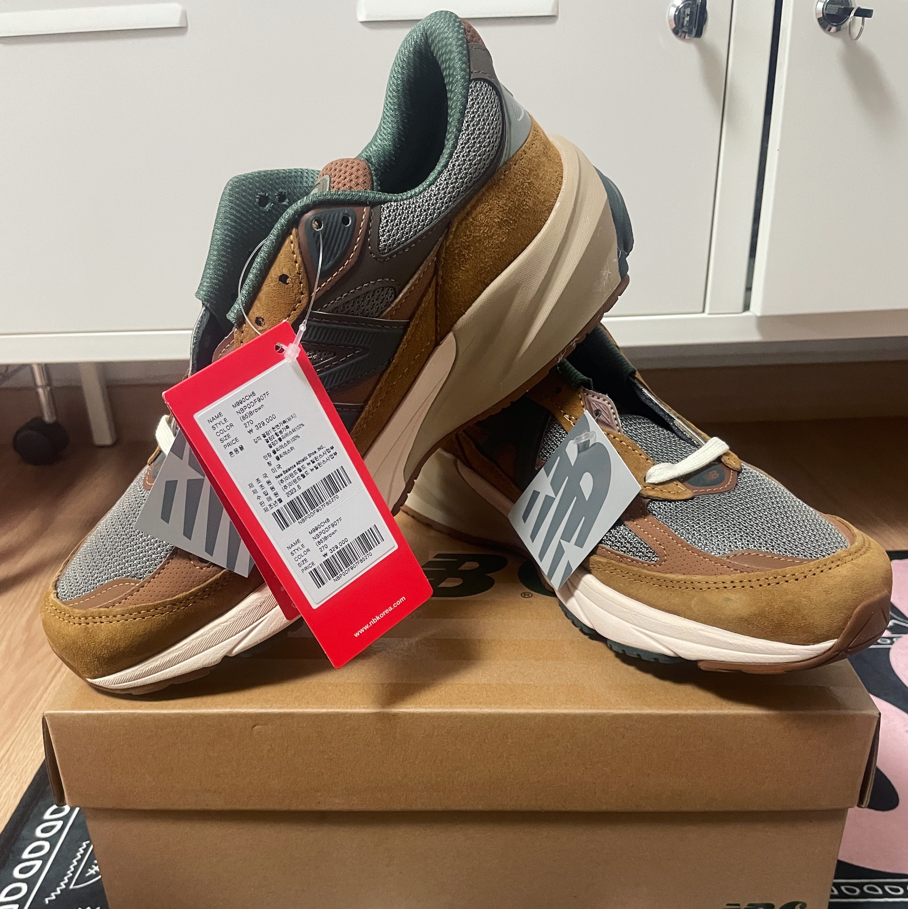 New Balance x Carhartt WIP 990v6 Made in USA Hamilton Brown Military Green 착용 스타일