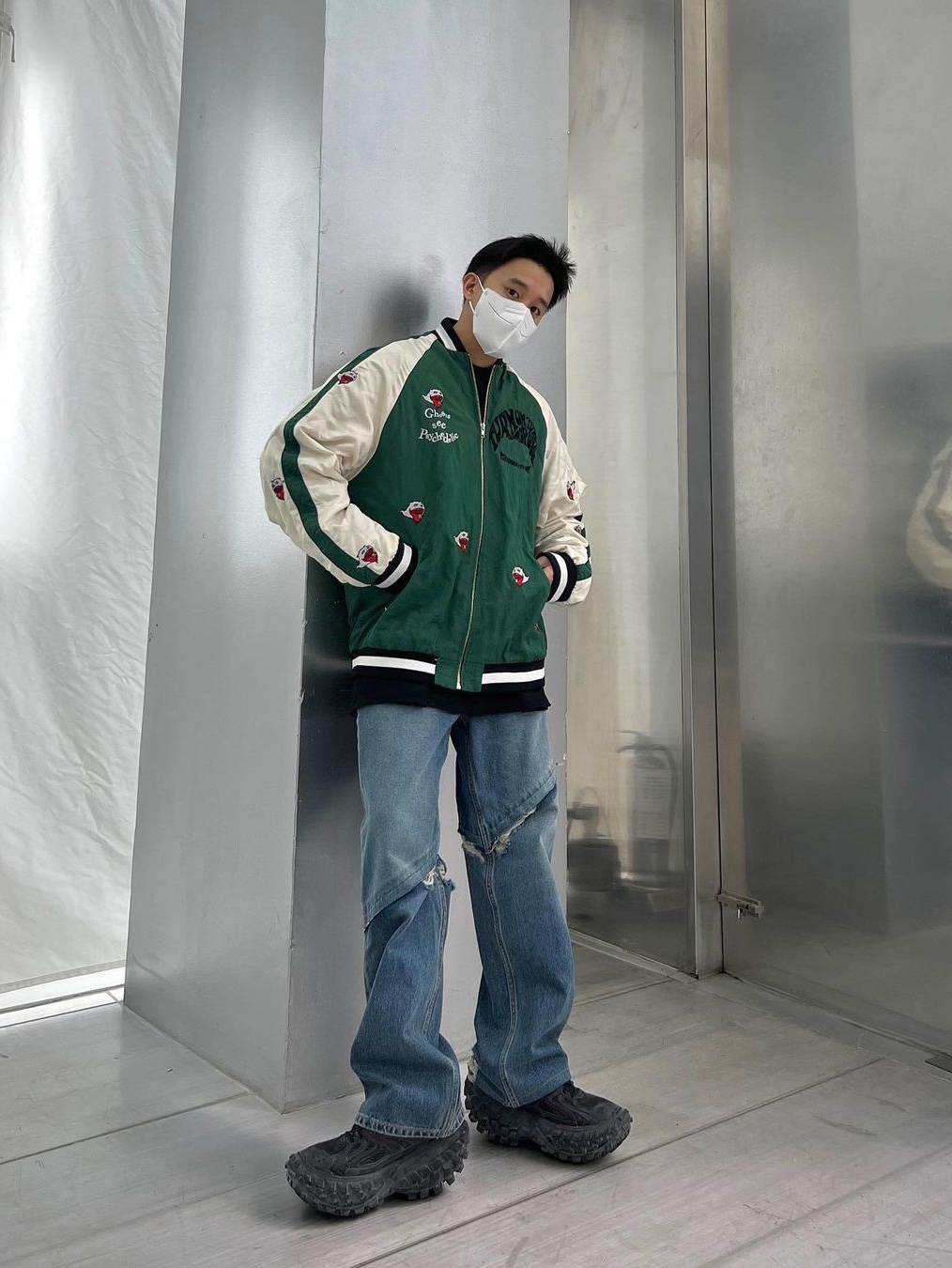 Ader Error Stami Jeans Blue, (W) Balenciaga Defender Sneakers Black 착용 스타일 - 1