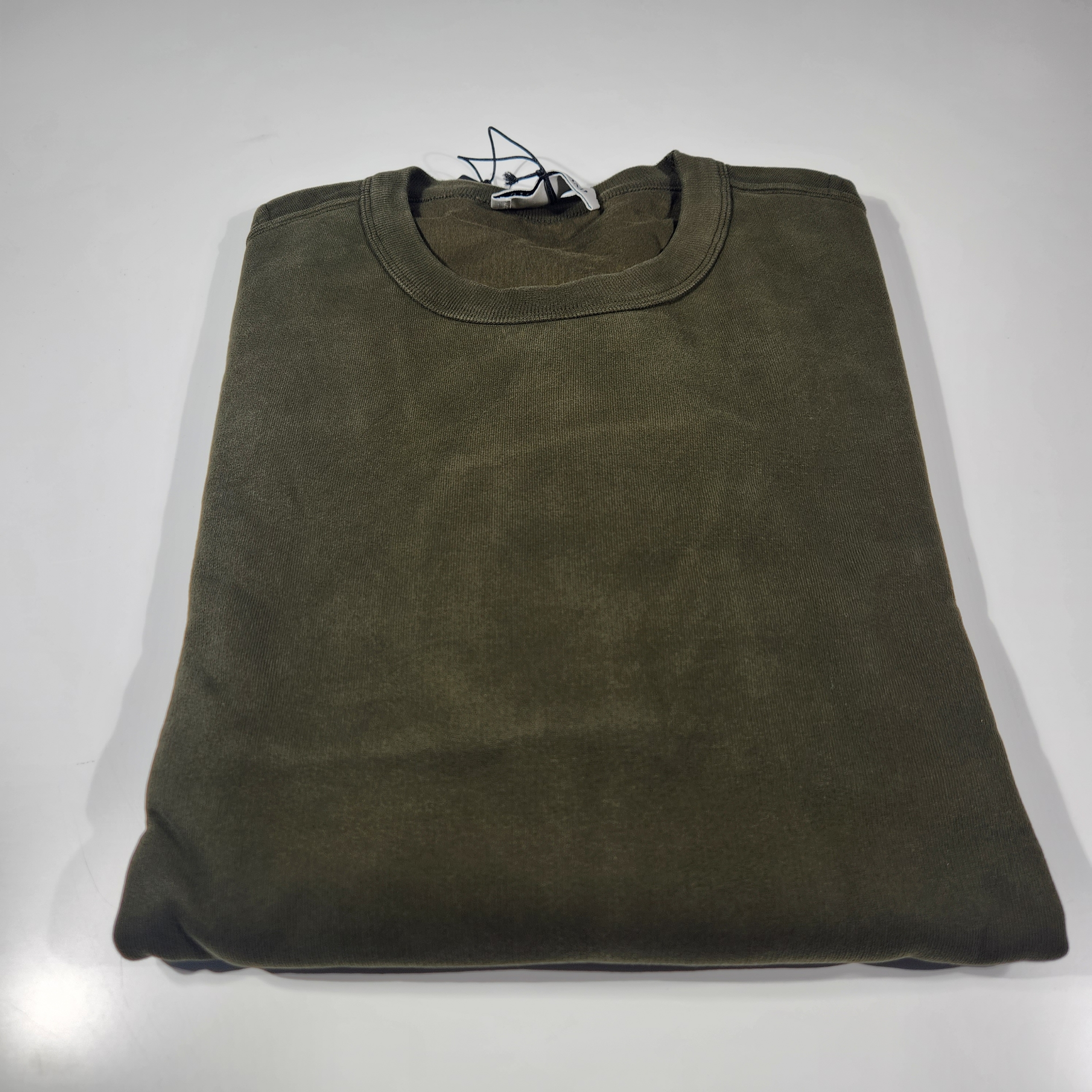 Stone Island 62420 Brushed Cotton Fleece Garment Dyed Crewneck Sweatshirt Olive Green - 23FW 착용 스타일 - 1
