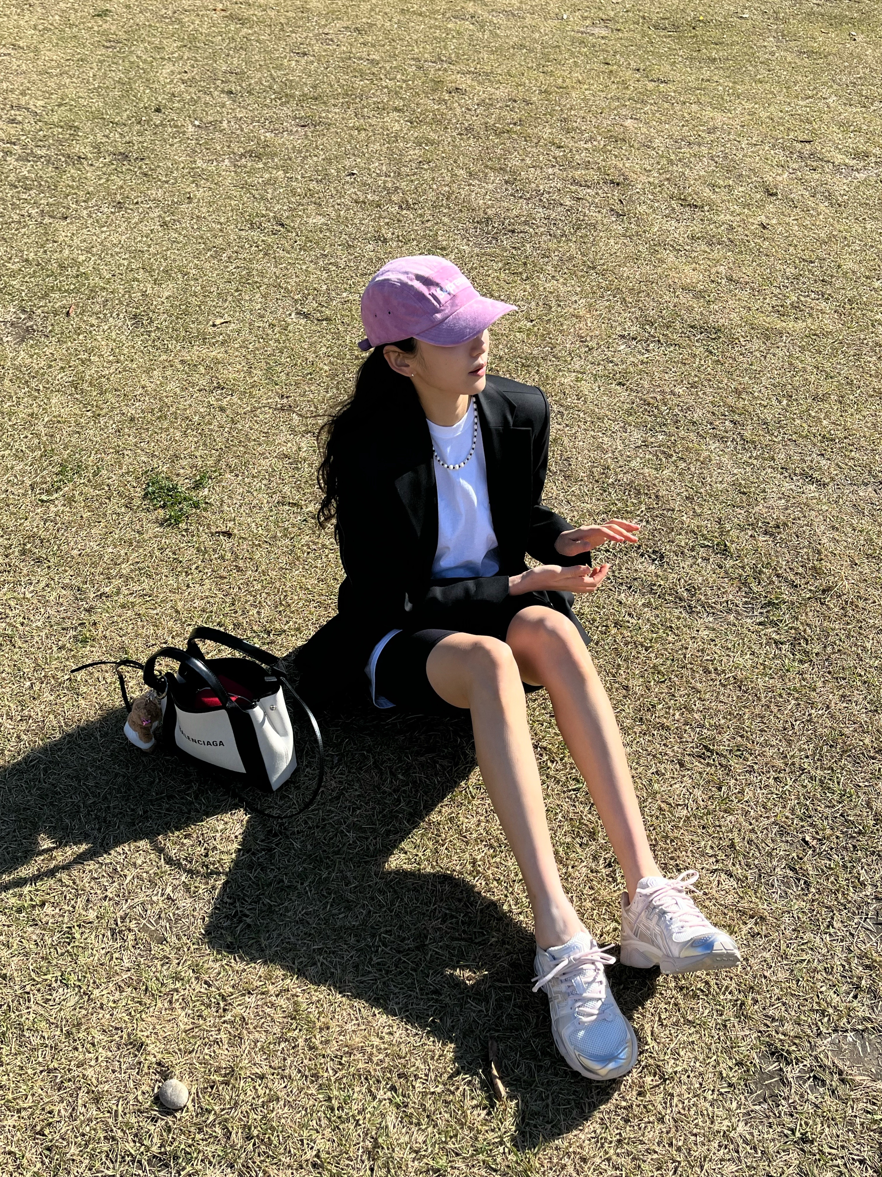 Supreme Suede Camp Cap Pink - 23SS, Balenciaga Navy XS Cabas Light Beige Black 착용 스타일