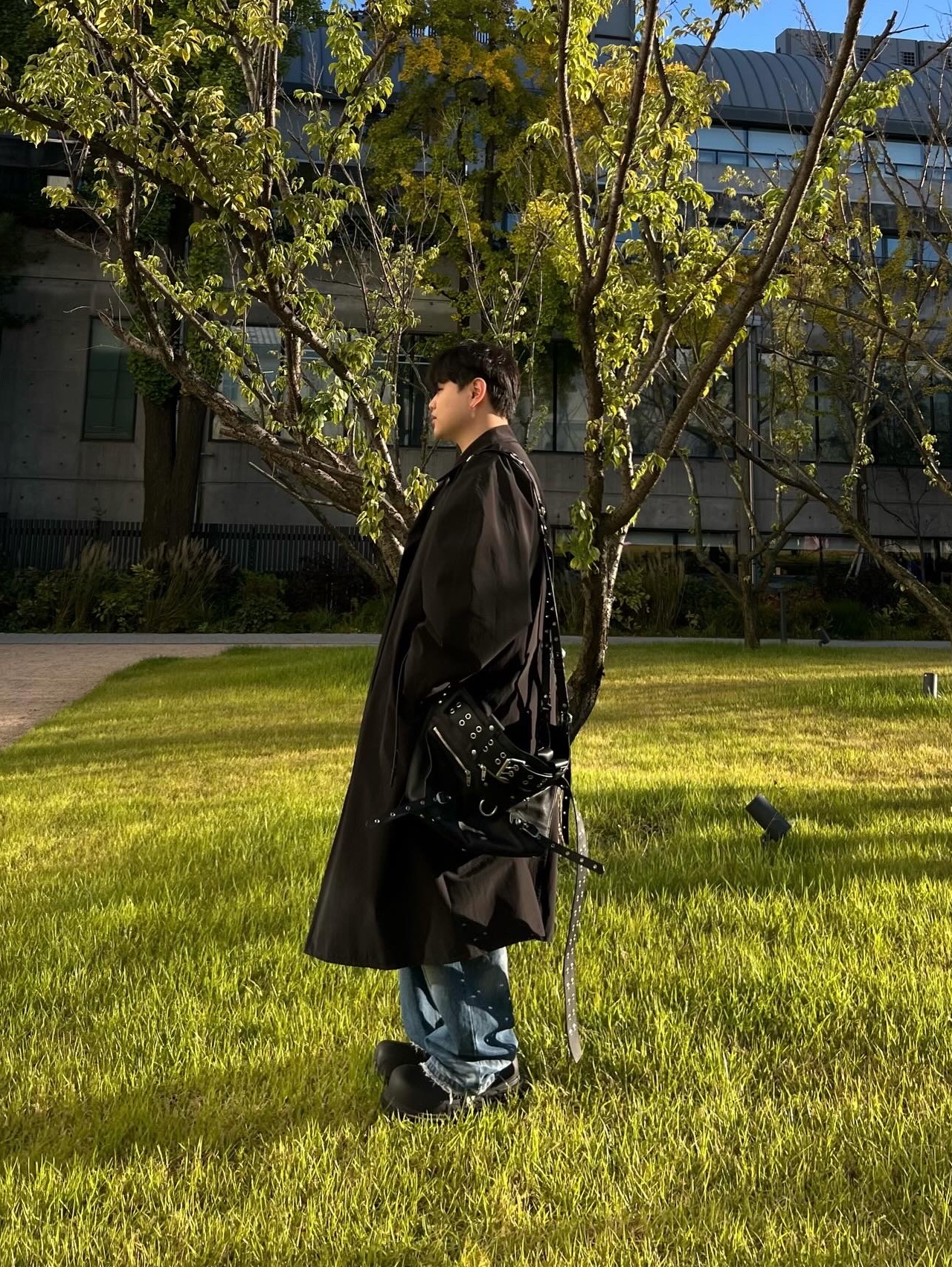 STU Hook Dolman Coat Black with Name Tag, Balenciaga Steroid Derby Black 착용 스타일 - 1