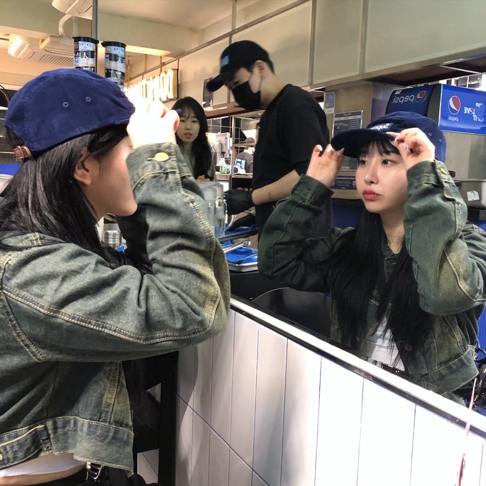 Supreme Corduroy Camp Cap Navy - 22FW 착용 스타일