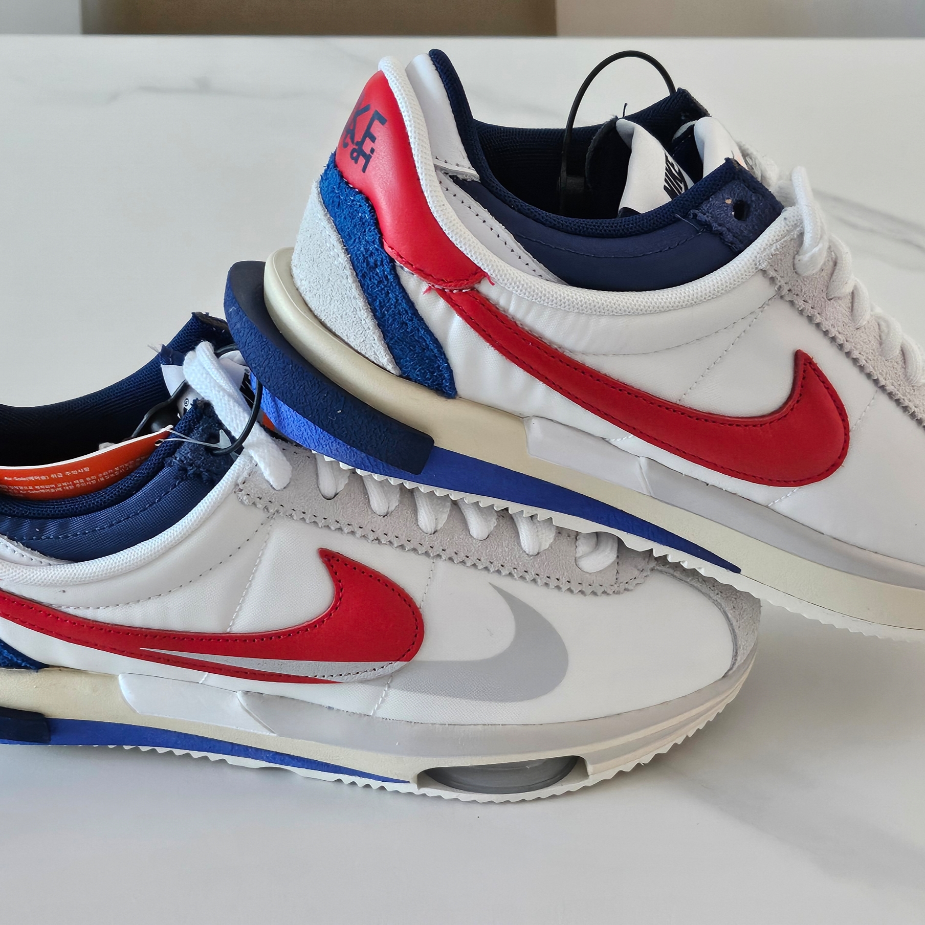 Nike x Sacai Zoom Cortez SP White and University Red 착용 스타일