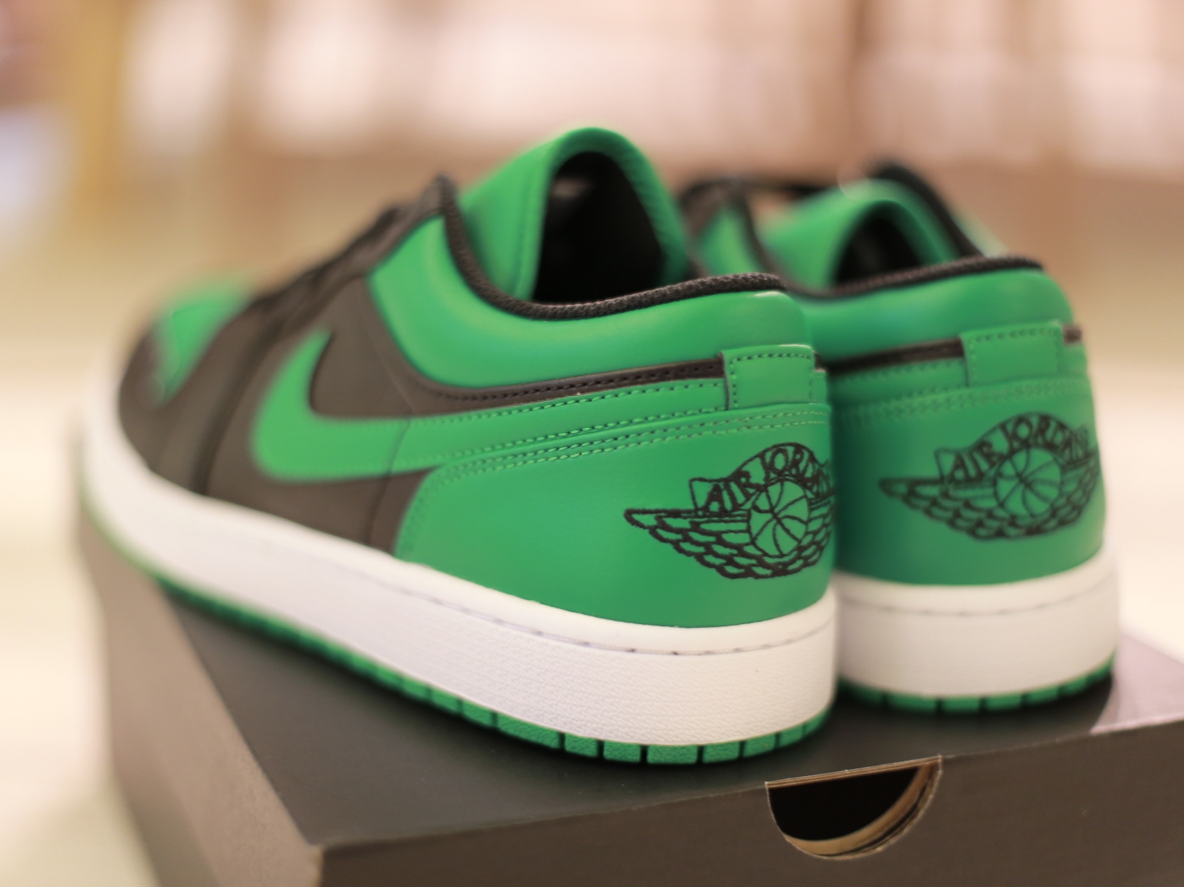 Jordan 1 Low Lucky Green 착용 스타일 - 3