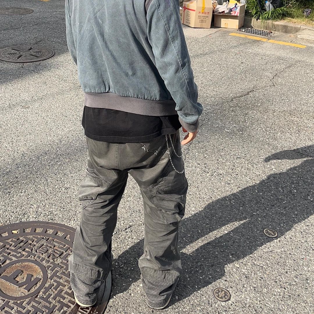 Ignota Core:6 Washed Cargo Pants Dark Beige, Ignota Core:6 Washed Cargo Pants Blue 착용 스타일 - 3