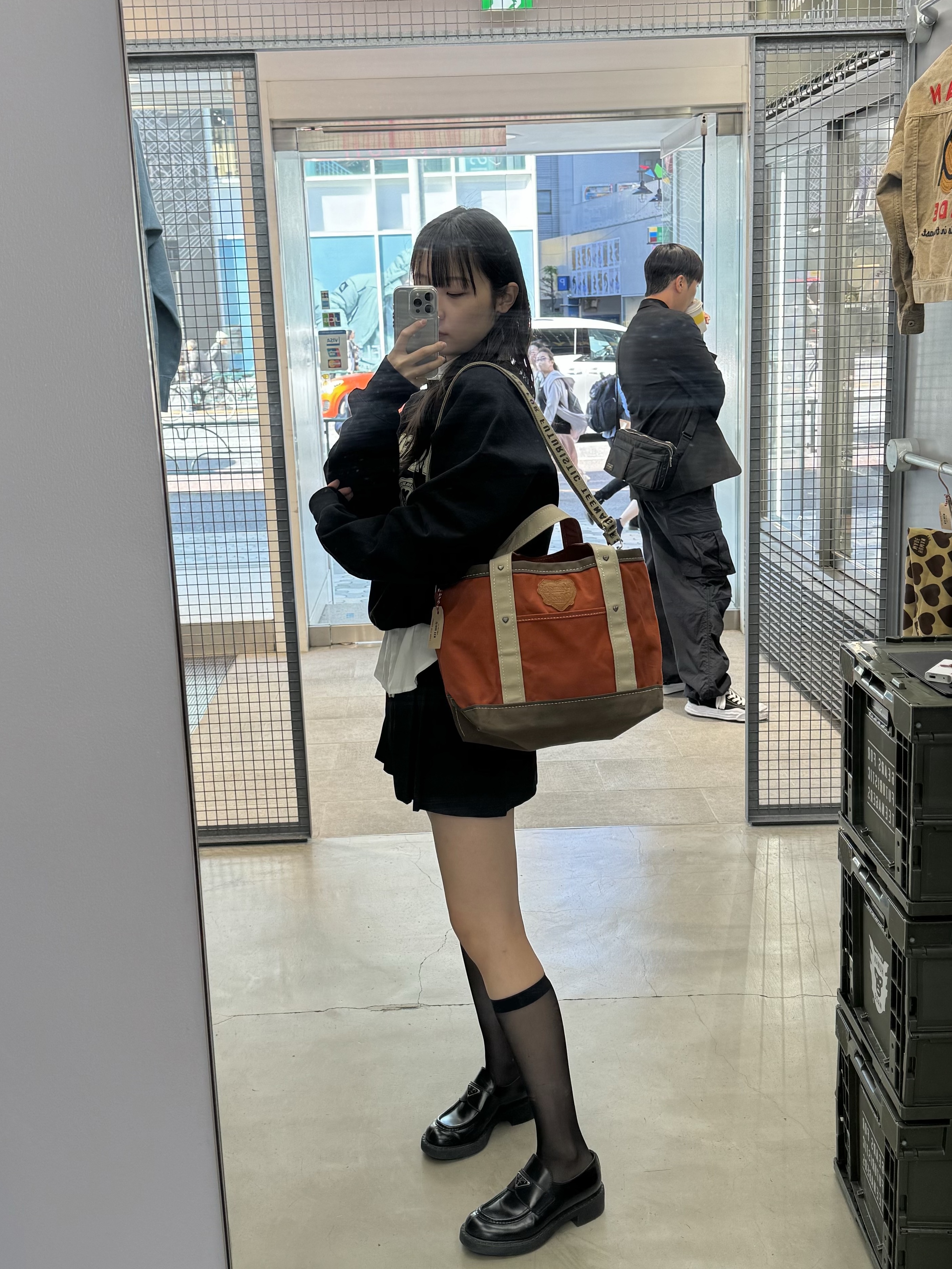 Human Made Canvas Tote Bag Small Orange 착용 스타일