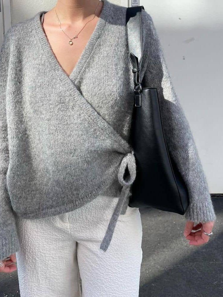 (W) Play Comme des Garcons Black Heart Knit Cardigan Grey, Acne Studios Wool Fringe Muffler Grey Melange 착용 스타일 - 3