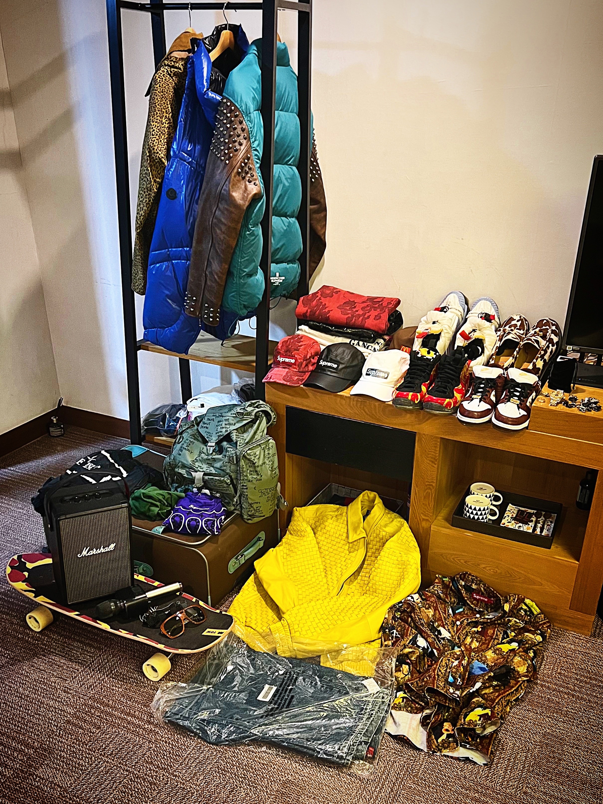 Supreme Woven Leather Varsity Jacket Yellow - 23FW, Moncler x Adidas Chambery Short Down Jacket Blue - 23FW 착용 스타일 - 2