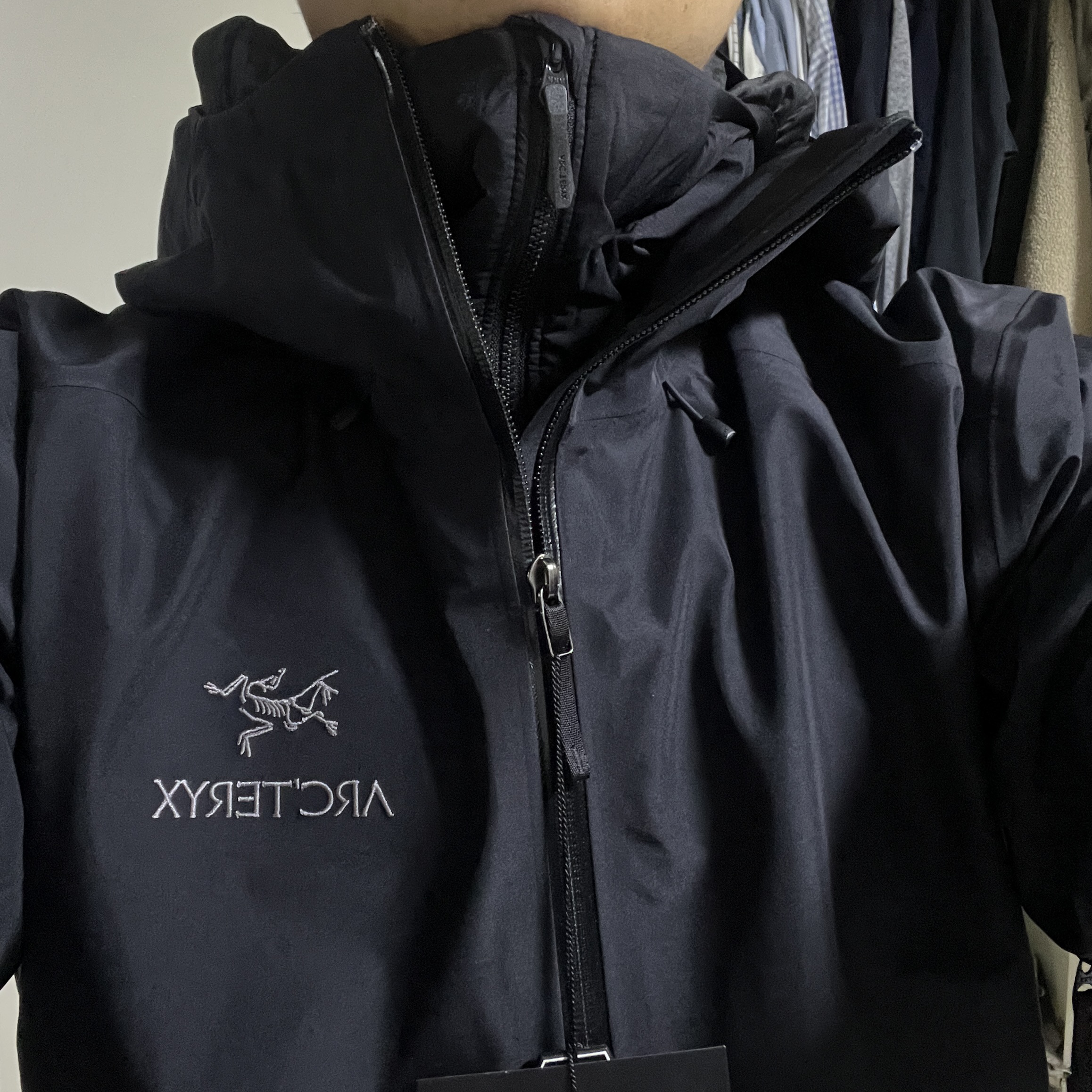 Arc'teryx Beta LT Jacket Black 착용 스타일 - 1