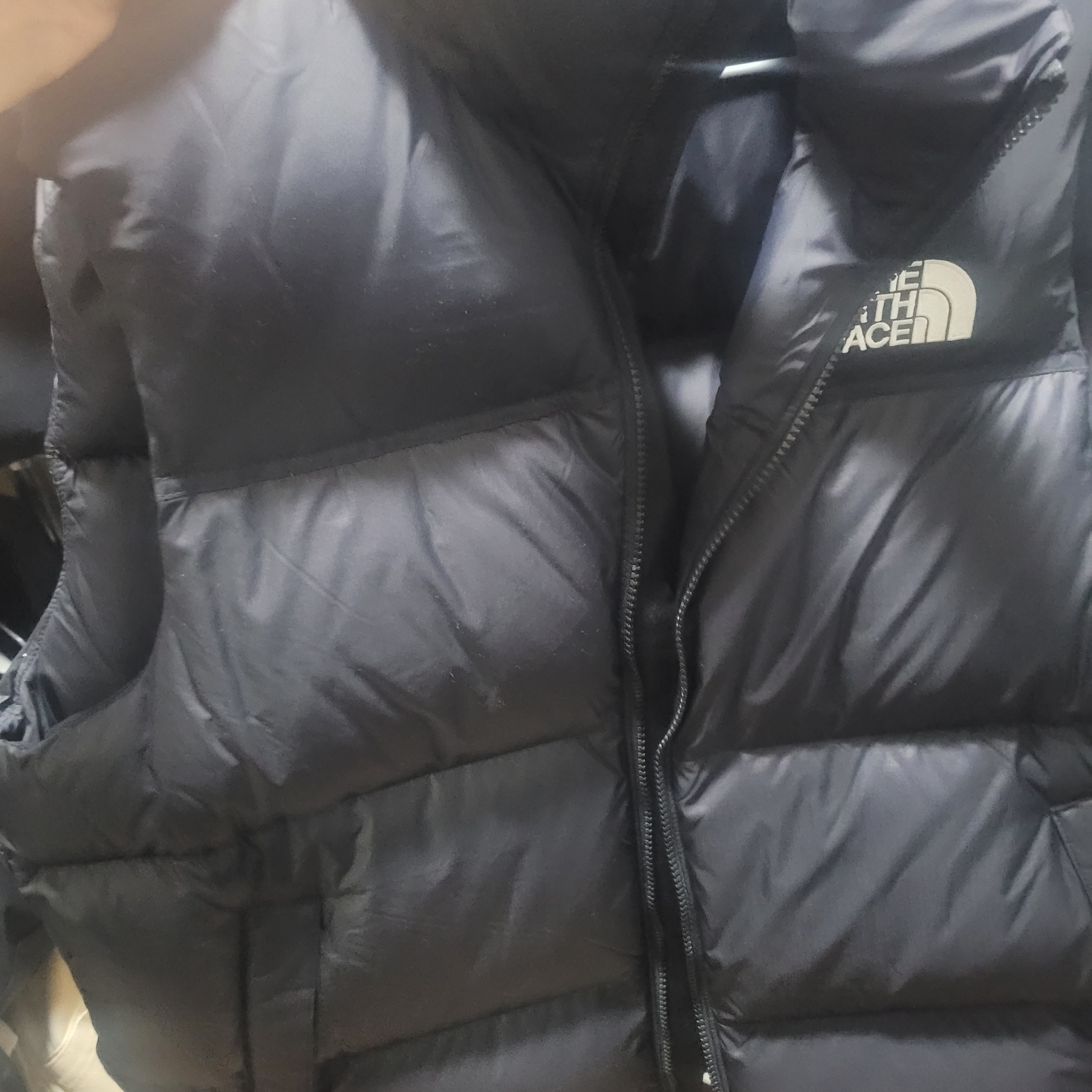The North Face Nuptse On Ball Vest Black 착용 스타일