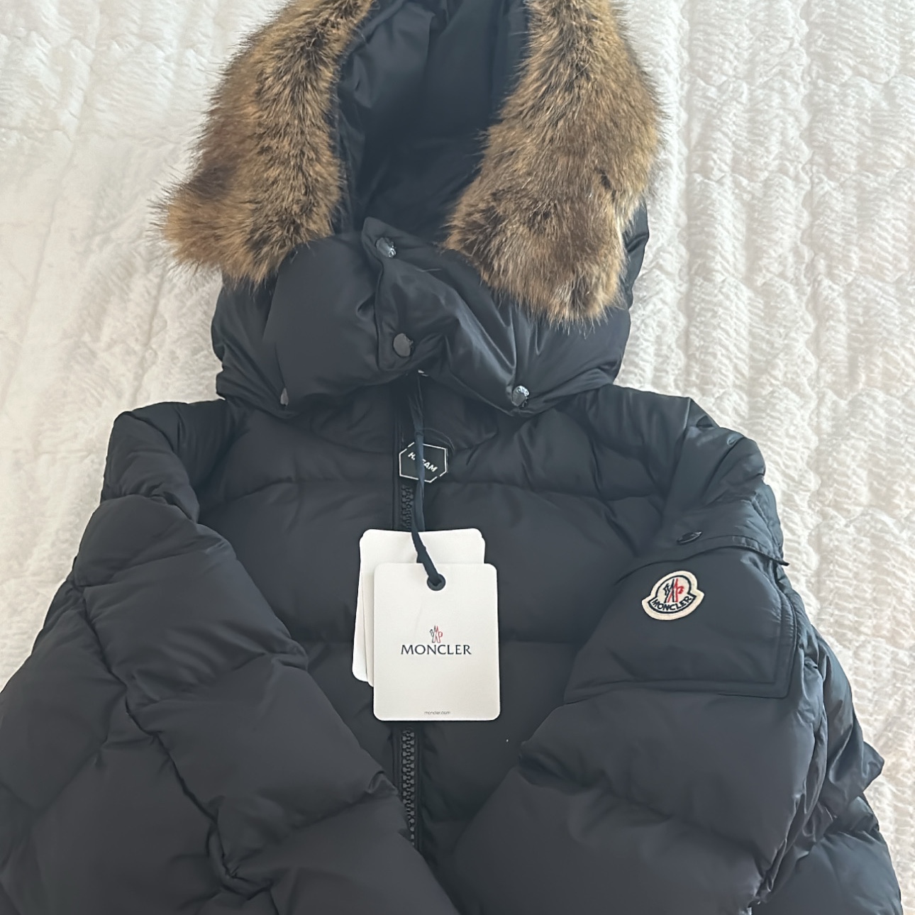 Moncler Mayaf Short Down Jacket Black - 23FW 착용 스타일