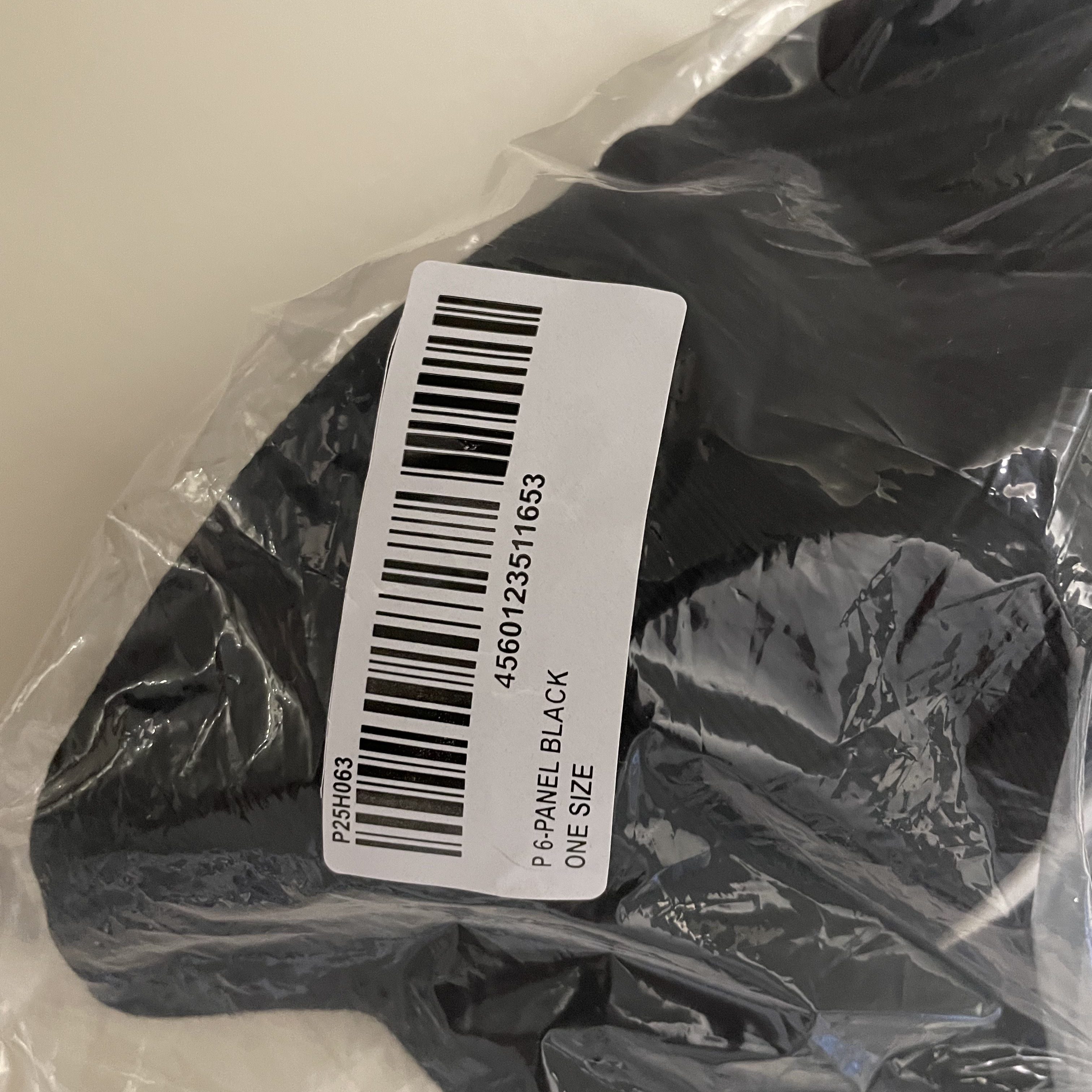 Palace P 6-Panel Cap Black - 23FW 착용 스타일