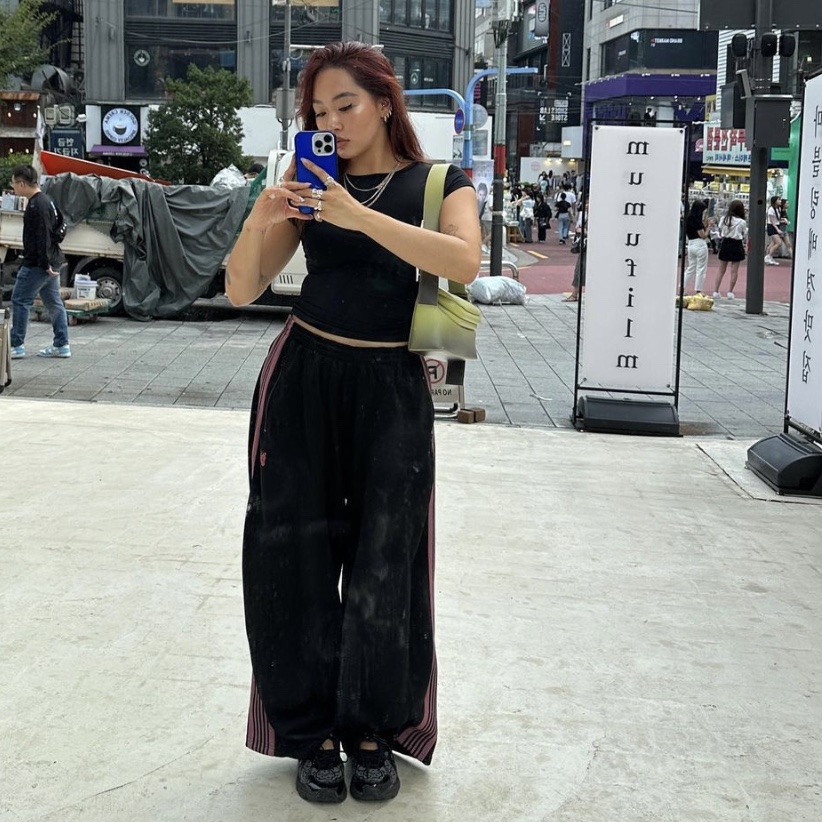 Needles Straight Track Pants Poly Smooth Black, Needles Narrow Track Pants Poly Smooth Black 착용 스타일