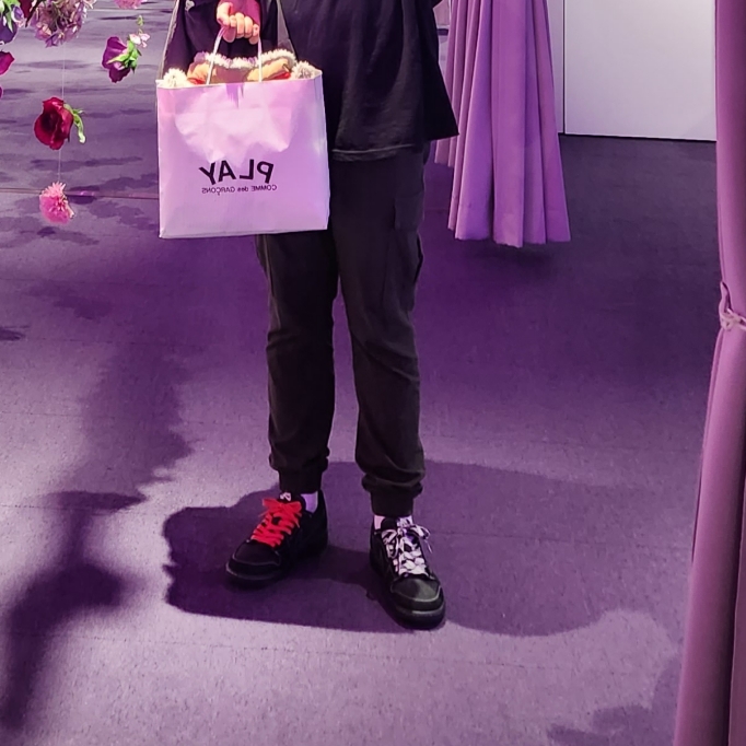 Jordan 1 x Travis Scott Retro Low OG SP Black Phantom 착용 스타일 - 2