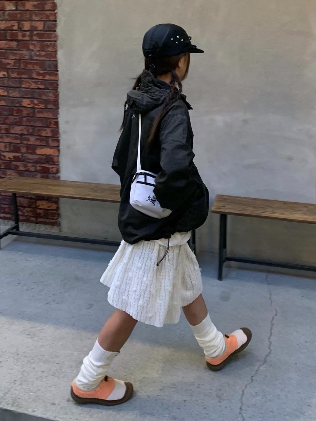 Arc'teryx Mantis 1 Waistpack Orca, YOUCHE QS Duck Cap Black 착용 스타일 - 1