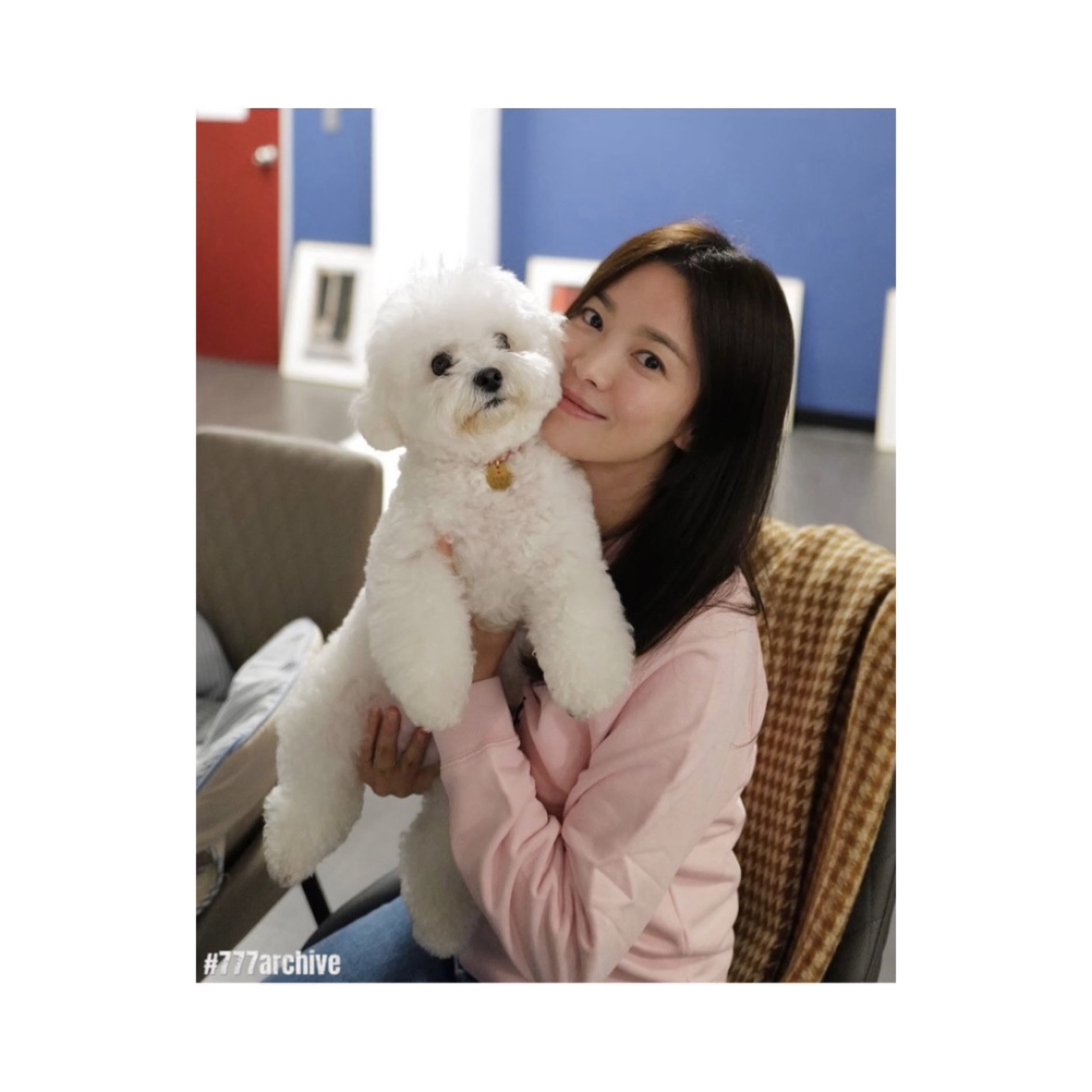 Maison Kitsune Palais Royal Vintage Sweatshirt Pale Pink 착용 스타일 - 2