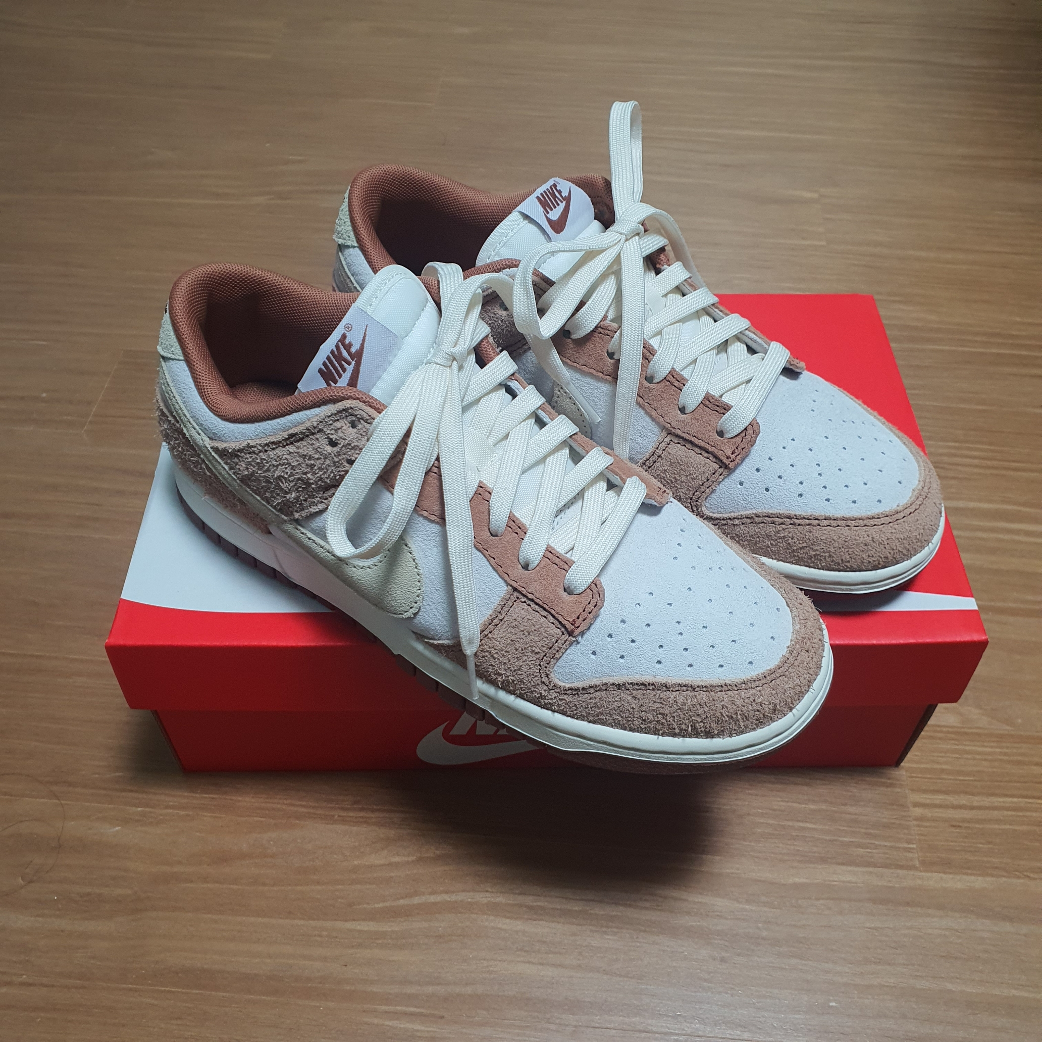 Nike Dunk Low Pro Premium Medium Curry 착용 스타일 - 4