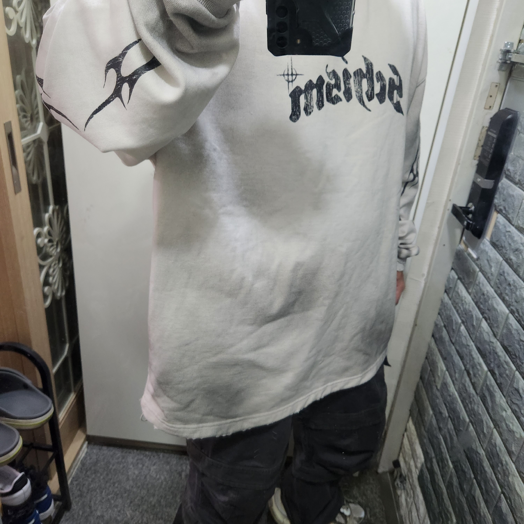 Balenciaga 3XL Sneakers Beige, Farfromwhat Far Layered Work Pants Charcoal 착용 스타일 - 2