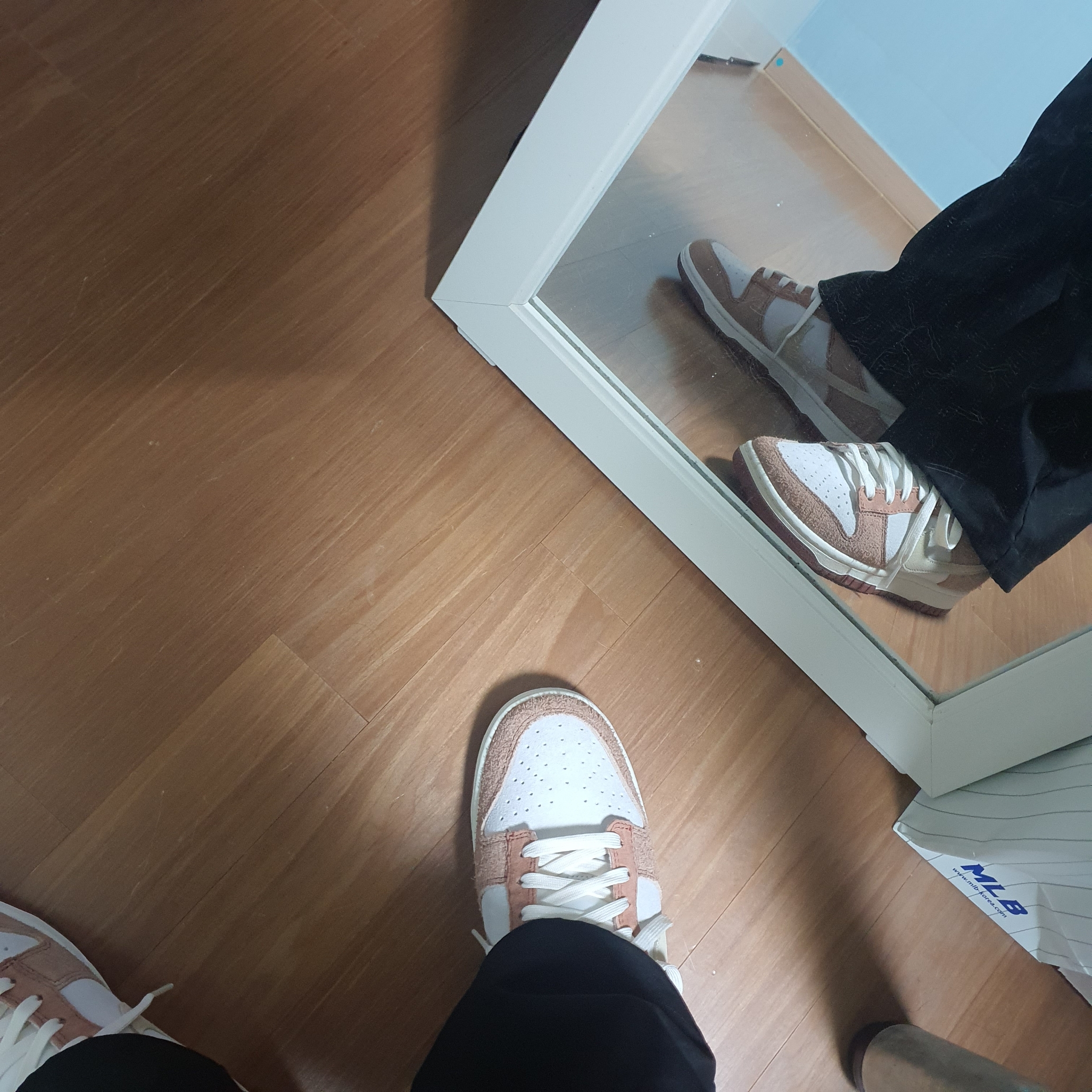 Nike Dunk Low Pro Premium Medium Curry 착용 스타일 - 1