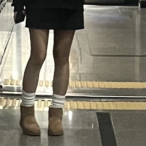 (W) UGG Classic Mini II Boots Chestnut 착용 스타일 - 2