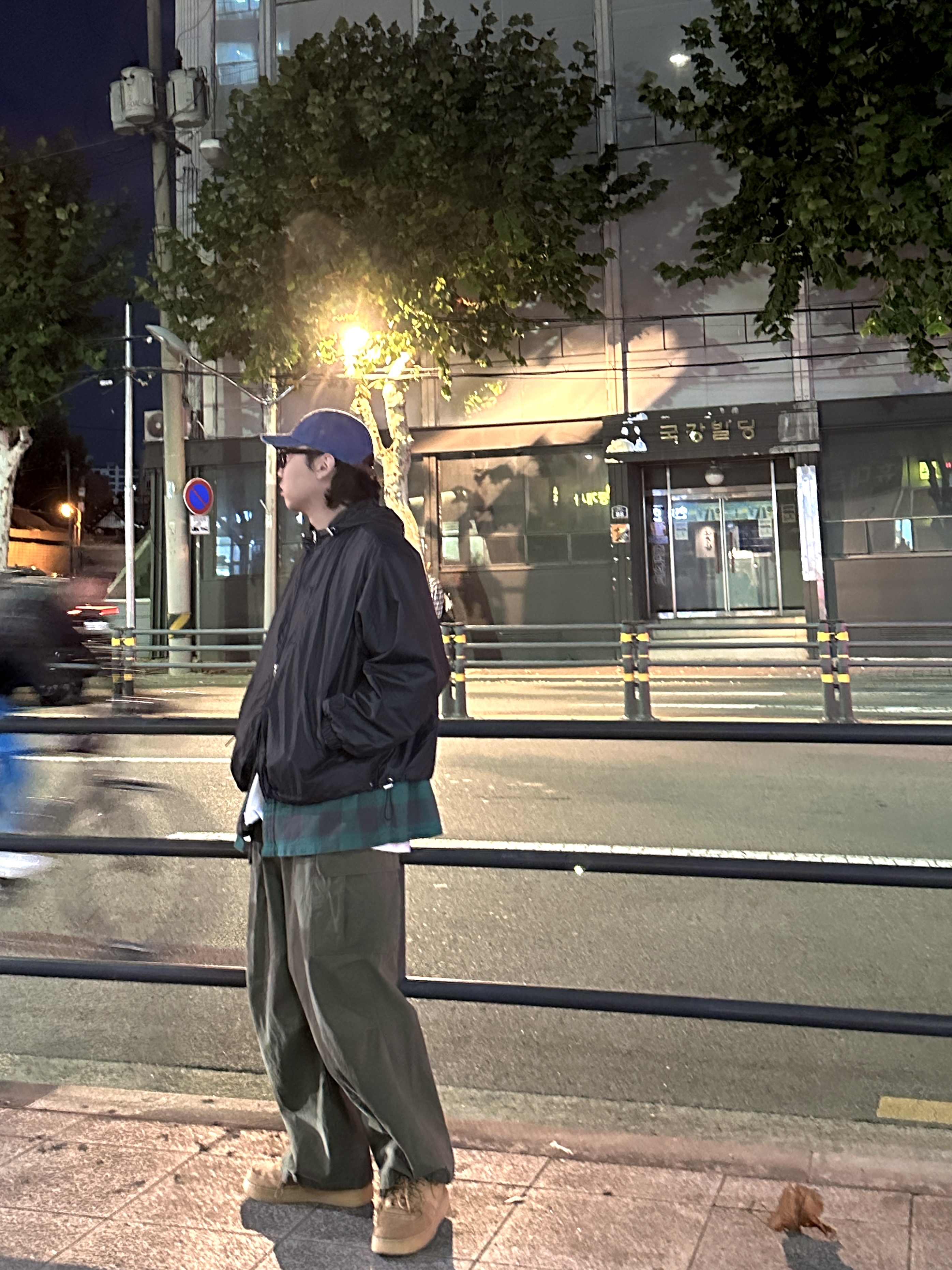 Supreme Washed Chino Twill Camp Cap Denim - 22FW, Effector Fuzz Black 착용 스타일