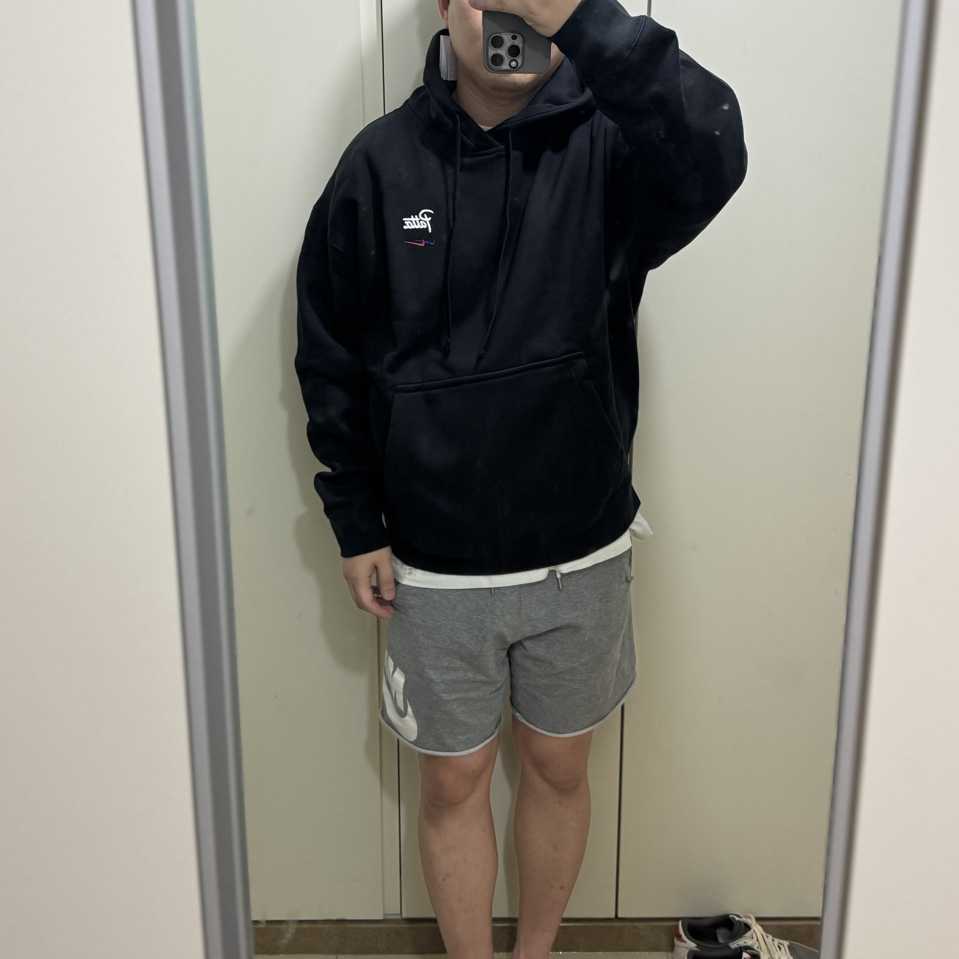 Nike x Patta x FC Barcelona Solo Swoosh Hoodie Culers del Món (FD4147-010) 착용 스타일 - 2